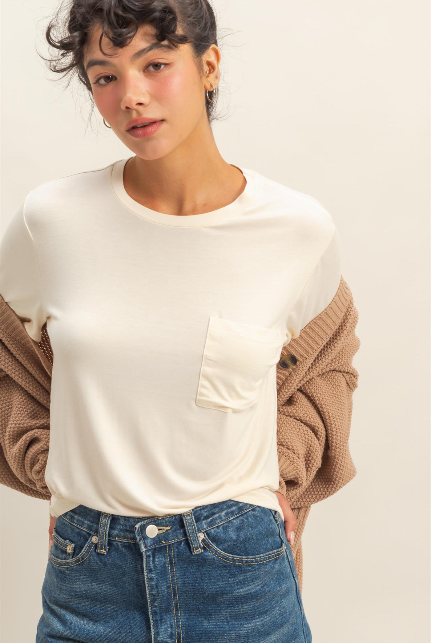Wholesale Classic Crew Neck Short Sleeve Pocket Top T-Shirts DZ25C922 CREAM DOUBLE ZERO