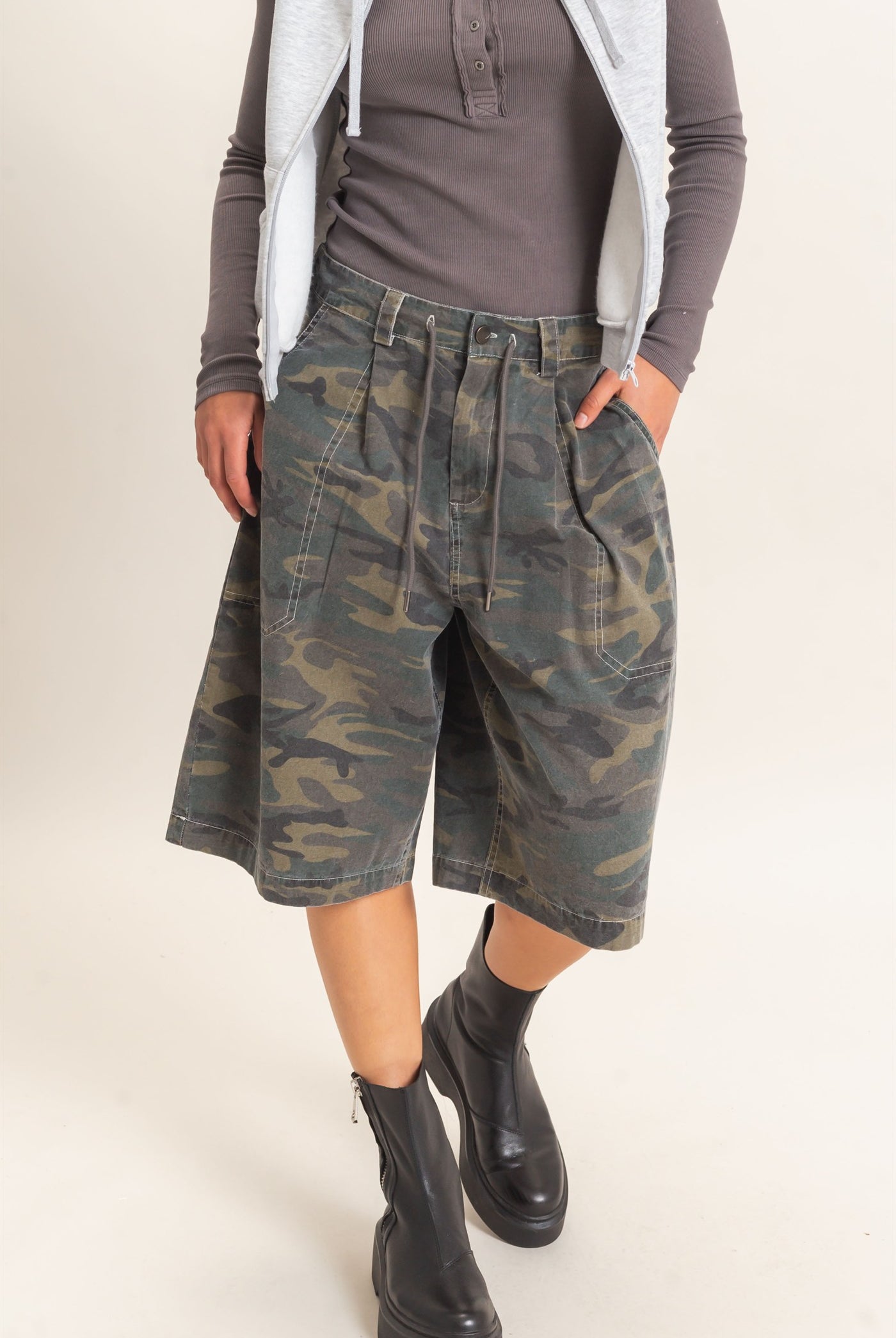 Wholesale Camouflage Print Drawstring Shorts Shorts DZ26E399 DARK GREEN DOUBLE ZERO