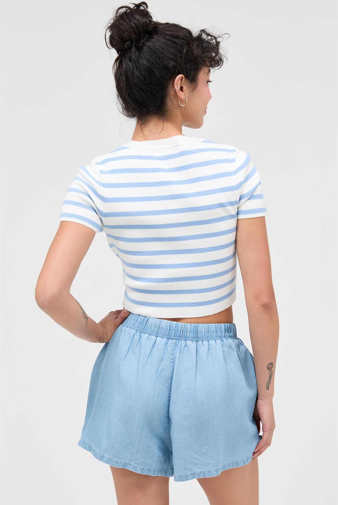 Wholesale Striped And Knit Crew Neck Crop Top Clothing Tops DZ26A139 ICE BLUE DOUBLE ZERO