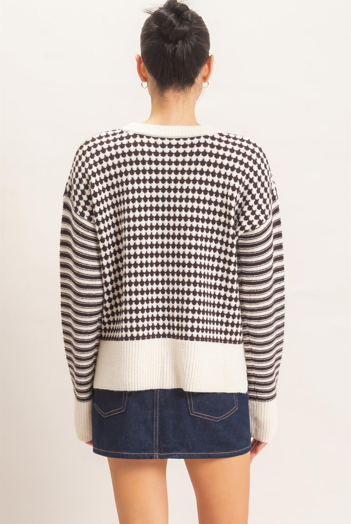 Wholesale Mixed Pattern Long Sleeve Sweater Sweaters HF26E821 DARK BROWN HYFVE