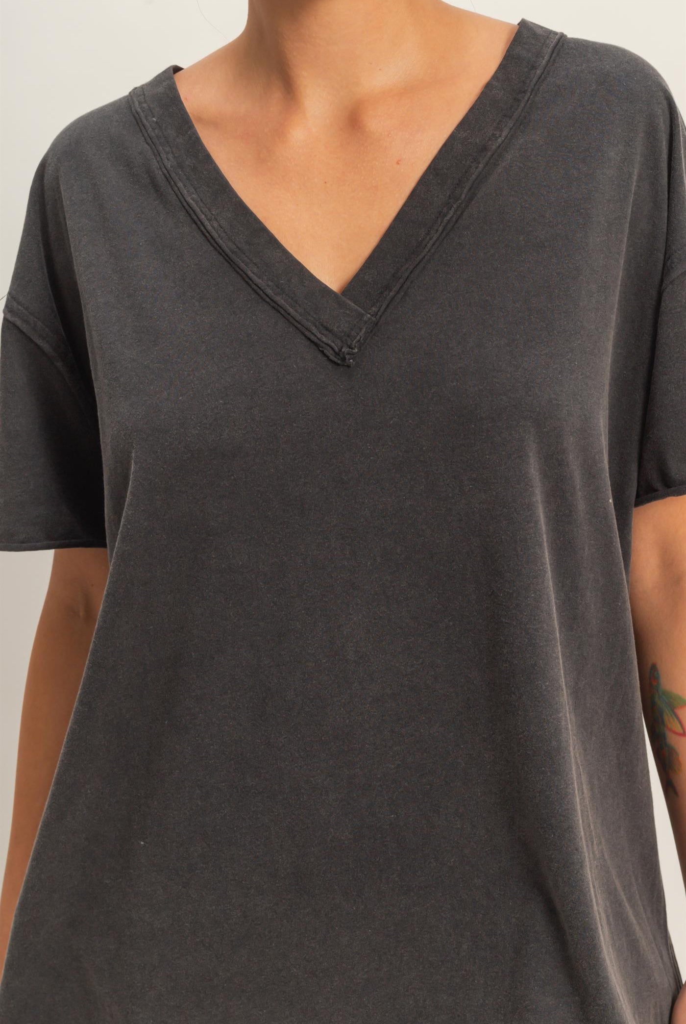 Wholesale Washed V-Neck Oversized Tee Clothing Tops DZ26A760 BLACK DOUBLE ZERO