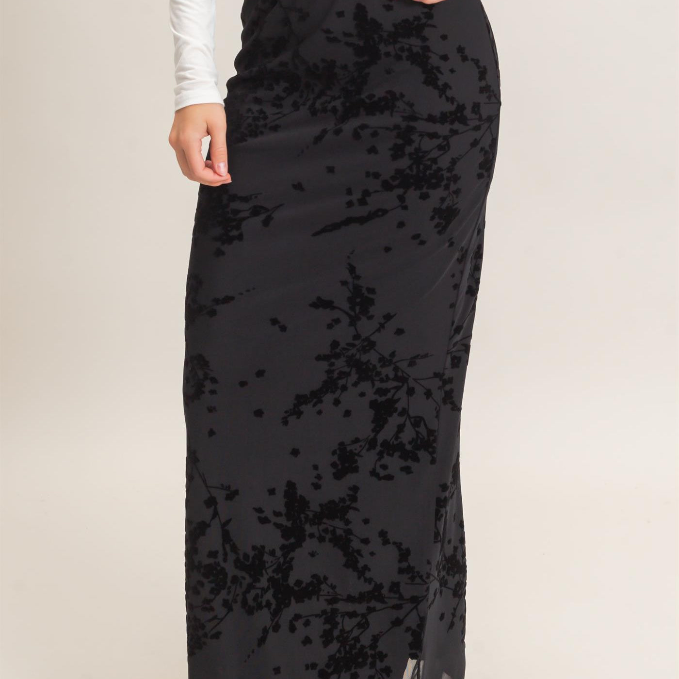 Wholesale Contrast Velvet Print Maxi Skirt Skirts HF26F221 BLACK HYFVE