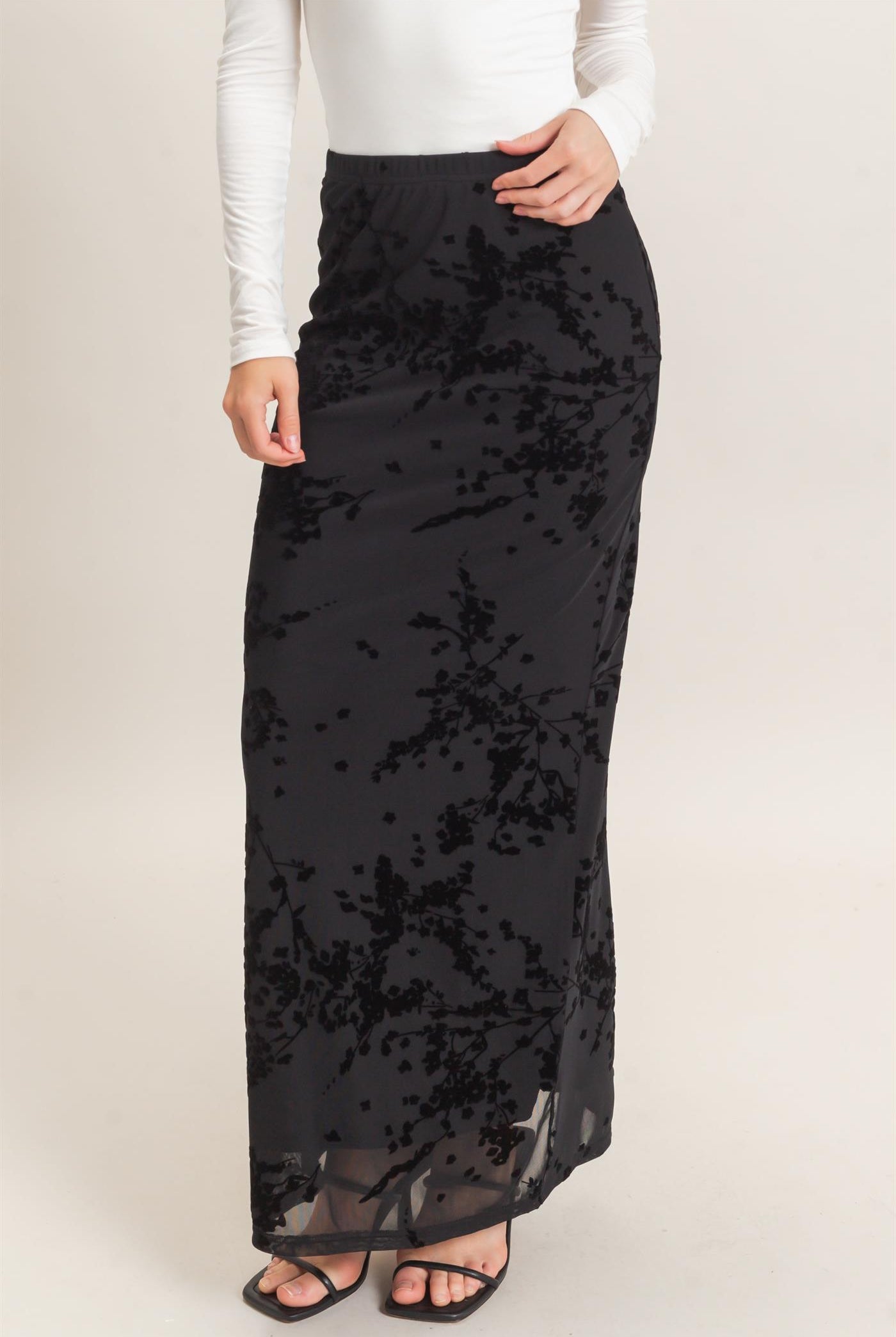 Wholesale Contrast Velvet Print Maxi Skirt Skirts HF26F221 BLACK HYFVE