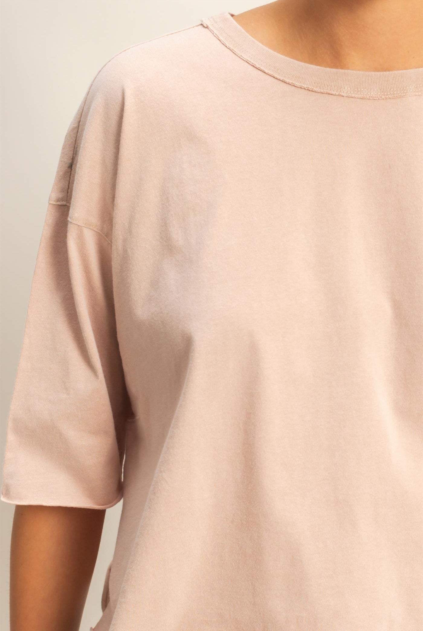 Wholesale Drop Shoulder Crew Neck Wide Fit Tee Clothing Tops DZ25A757 TAUPE DOUBLE ZERO