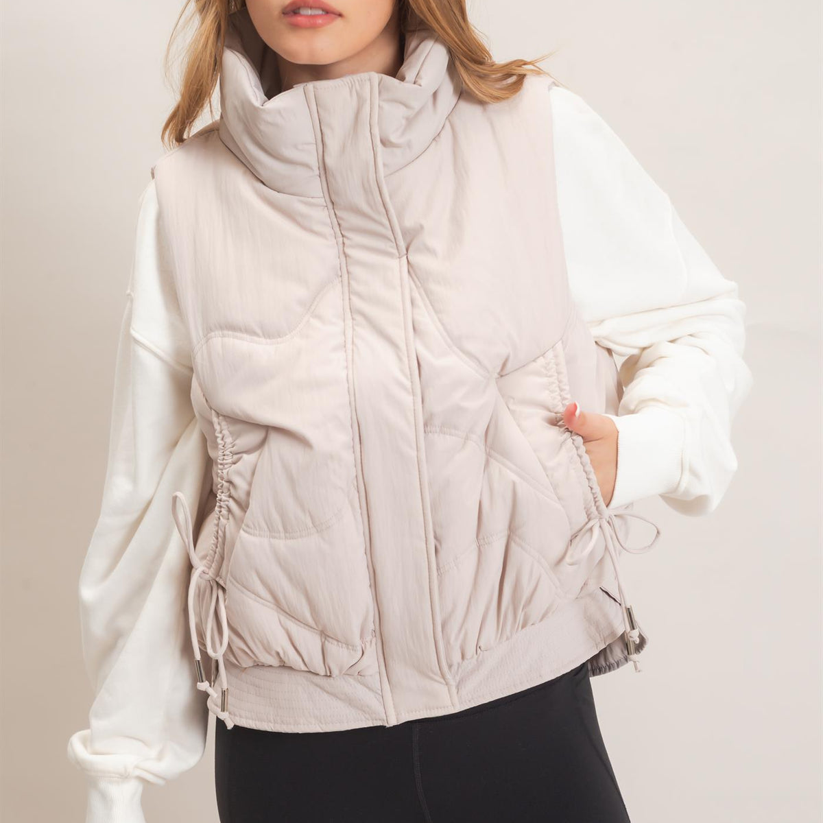 Wholesale Quilted Funnel Neck Puffer Vest Vests HF26F168 ECRU HYFVE