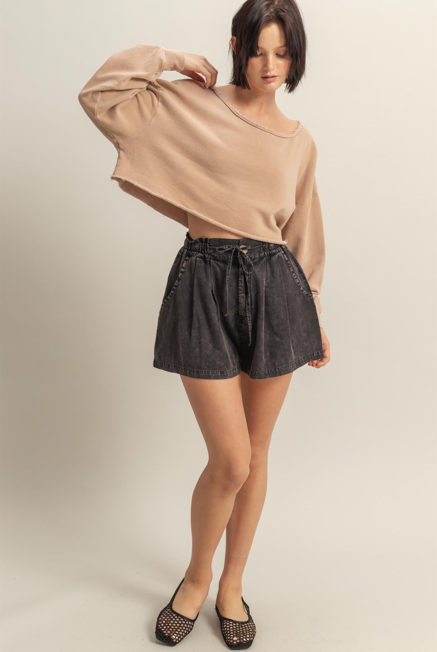 Wholesale Frayed Detail Long Sleeve Crop Top Sweatshirts DZ25A776 DARK TAUPE DOUBLE ZERO