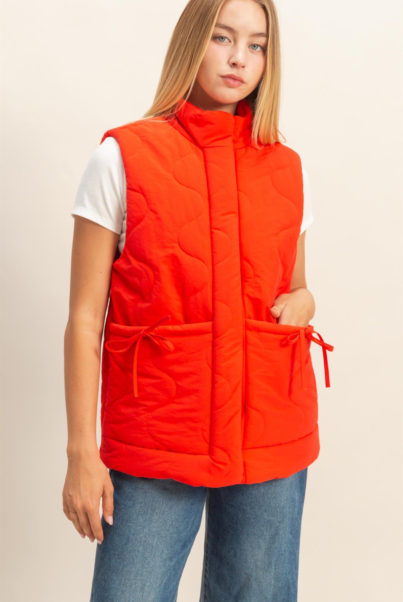 Wholesale Wave Quilted Ribbon Tie Detailed Puffer Vest Vests HF25E498 RED HYFVE