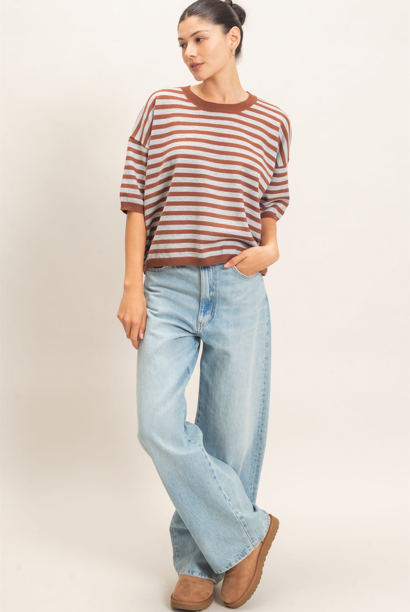 Wholesale Striped Crew Neck Sweater Sweaters HF26E234 BROWN HYFVE