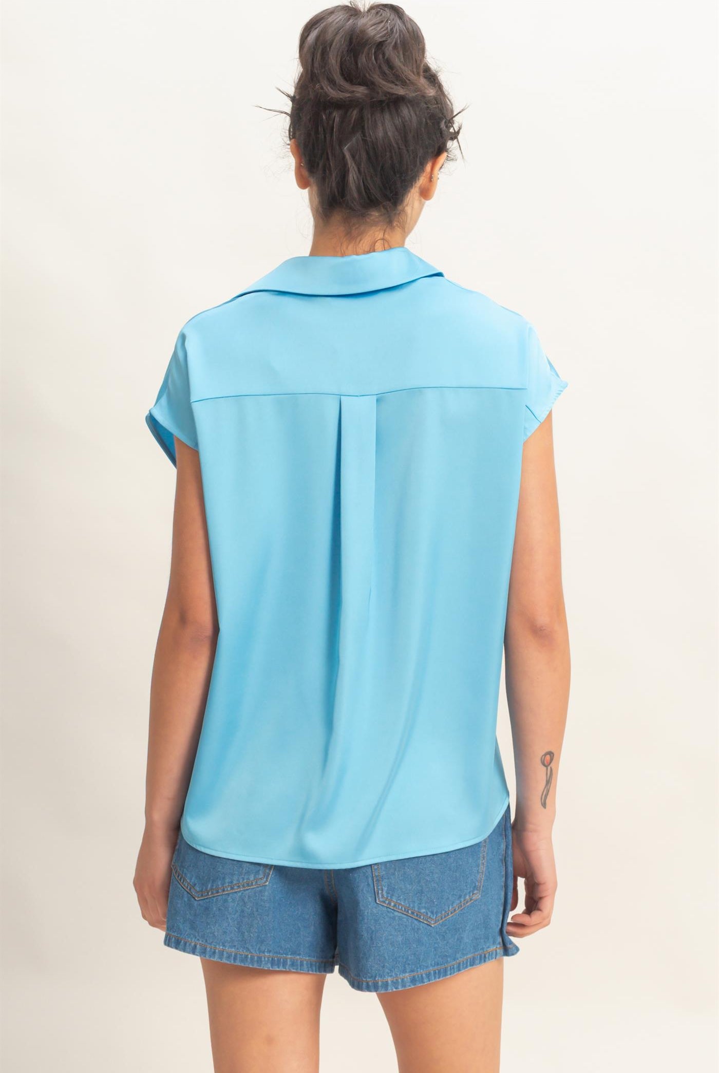 Wholesale Sleeveless Satin Button-Up Blouse Blouses DZ26A726 BLUE DOUBLE ZERO