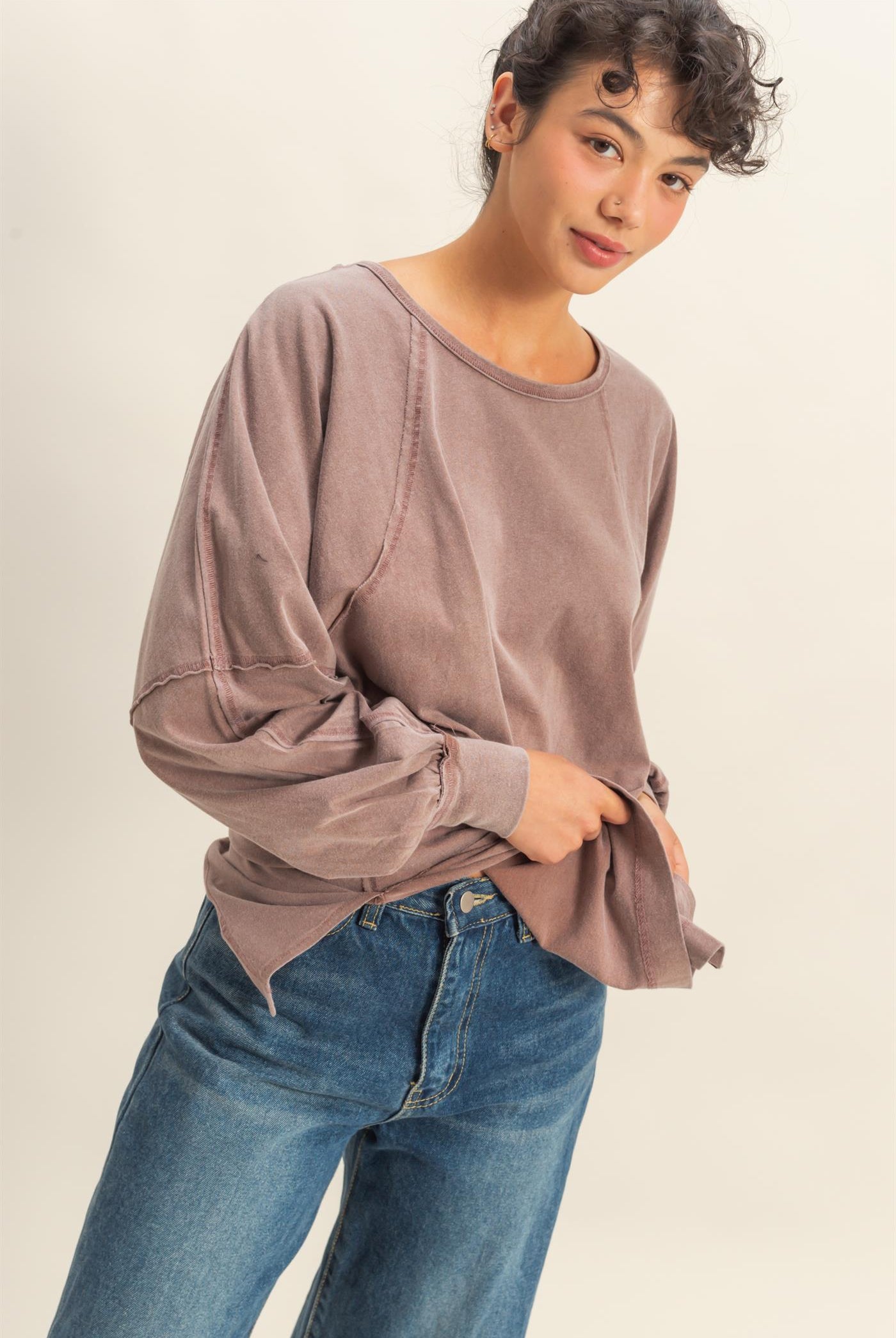Wholesale Washed Oversized Long Sleeve Top With Slit Clothing Tops DZ25C921 CHESTNUT HYFVE
