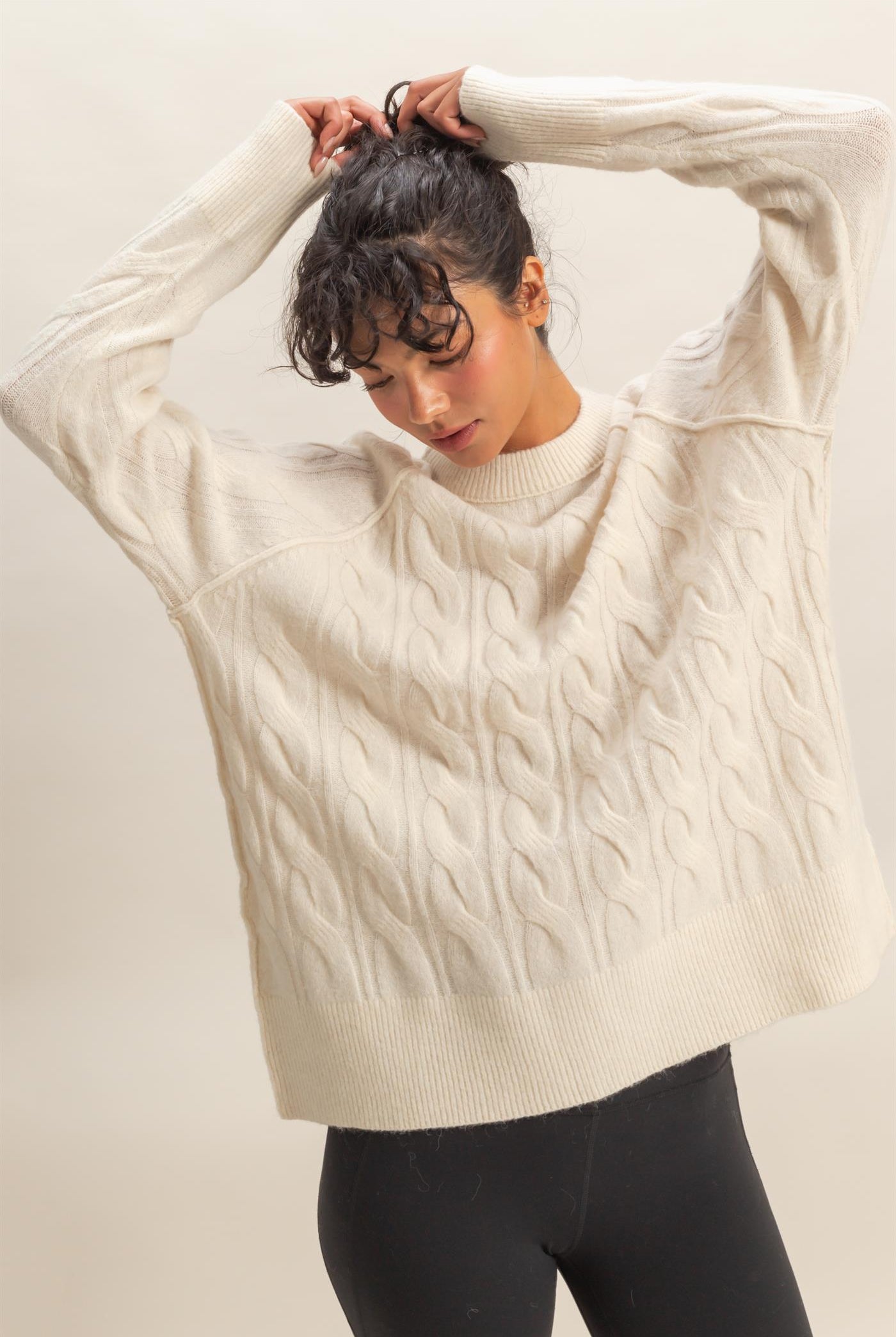 Wholesale Crew Neck Cable Knit Sweater Pullover Sweaters DZ25E957 WHIP CREAM HYFVE