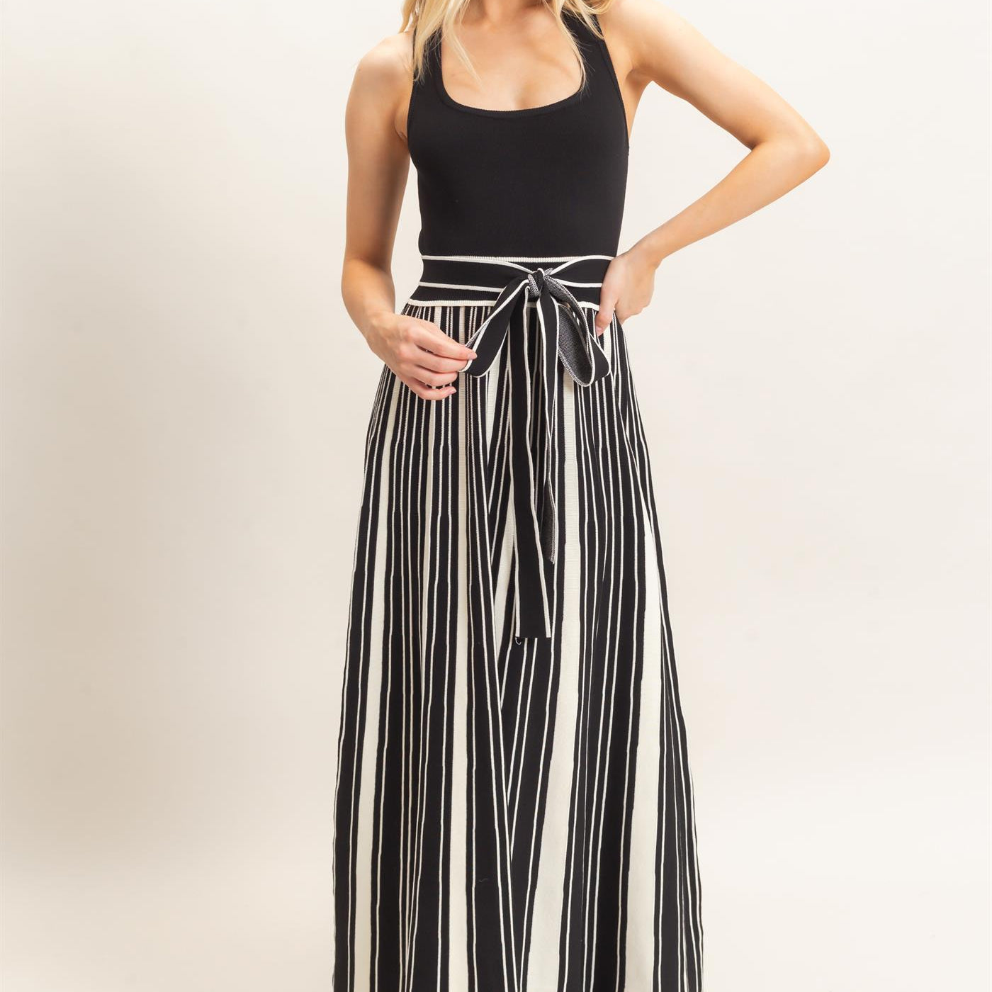 Wholesale Sleeveless Scoop Neck Dress Dresses HF26C571 BLACK HYFVE