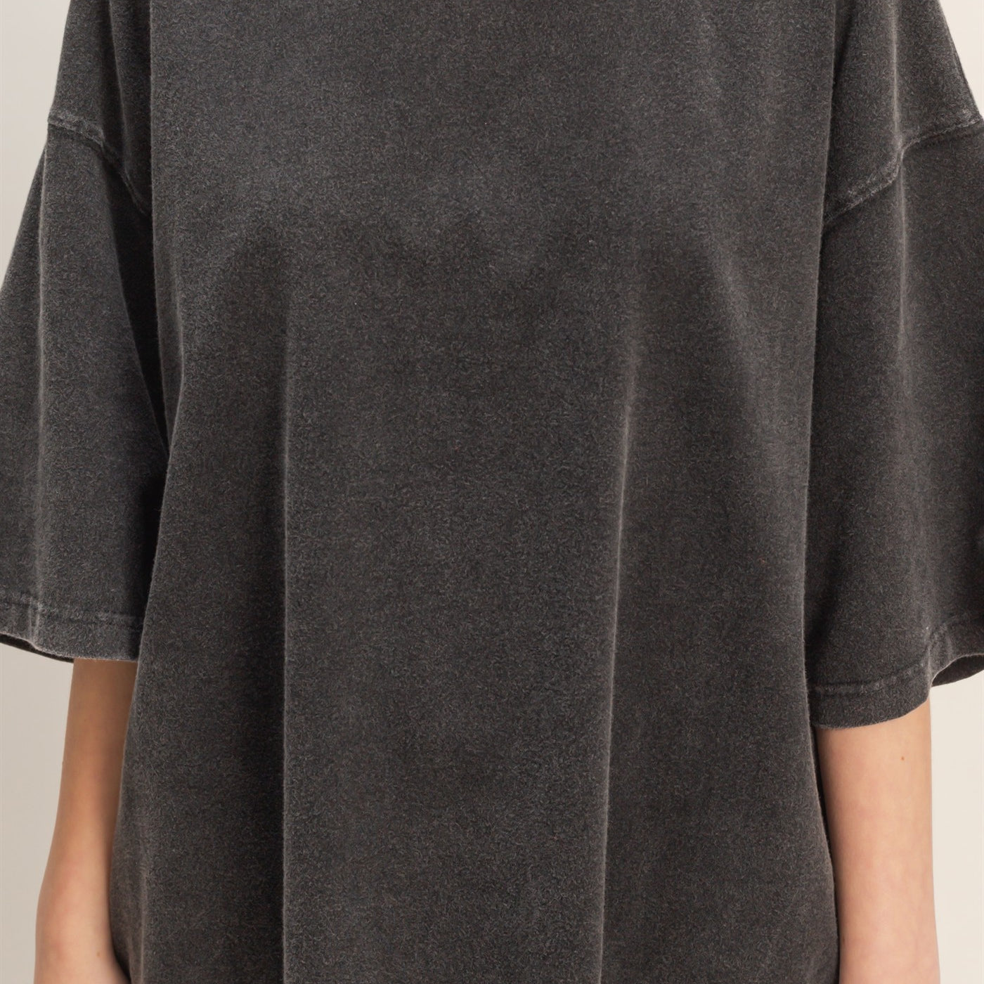 Wholesale Washed Oversized Crew Neck Top Shirts HF26A725 BLACK HYFVE