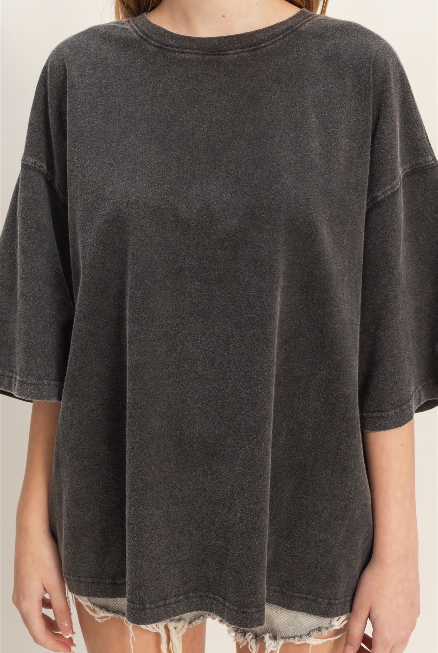 Wholesale Washed Oversized Crew Neck Top Shirts HF26A725 BLACK HYFVE