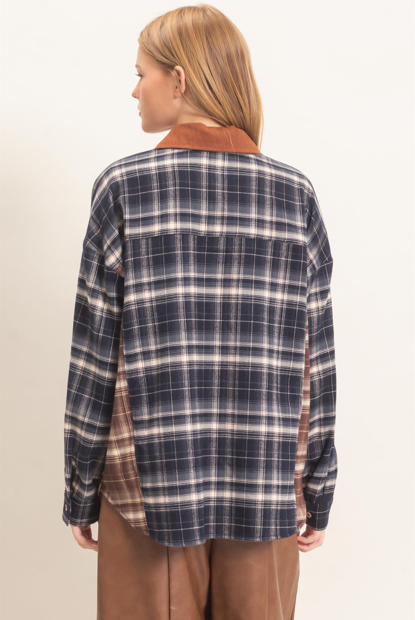 Wholesale Plaid Button-Up Shirt With Corduroy Collar Shirts HF26E157 BLACK HYFVE