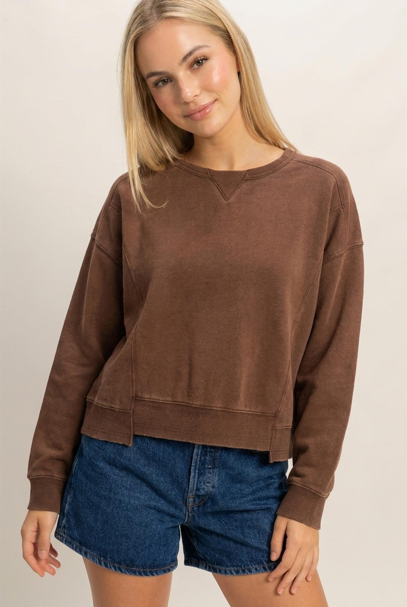 Wholesale Acid Wash Seam Detail Crew Neck Sweatshirt Sweatshirts DZ26E260 DARK BROWN DOUBLE ZERO
