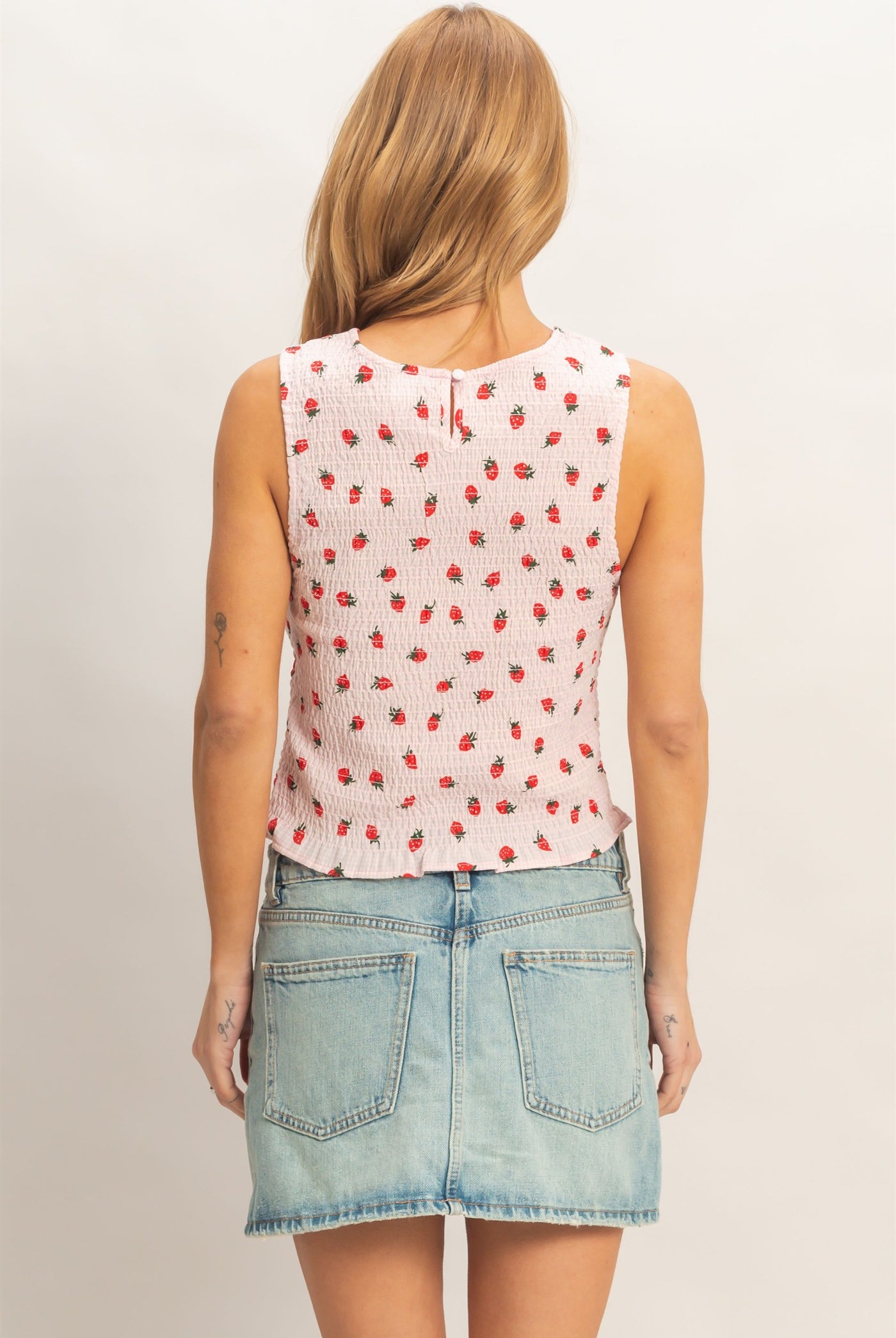 Wholesale Strawberry Print Gingham Smocked Sleeveless Top Clothing Tops HF26E707 PINK HYFVE