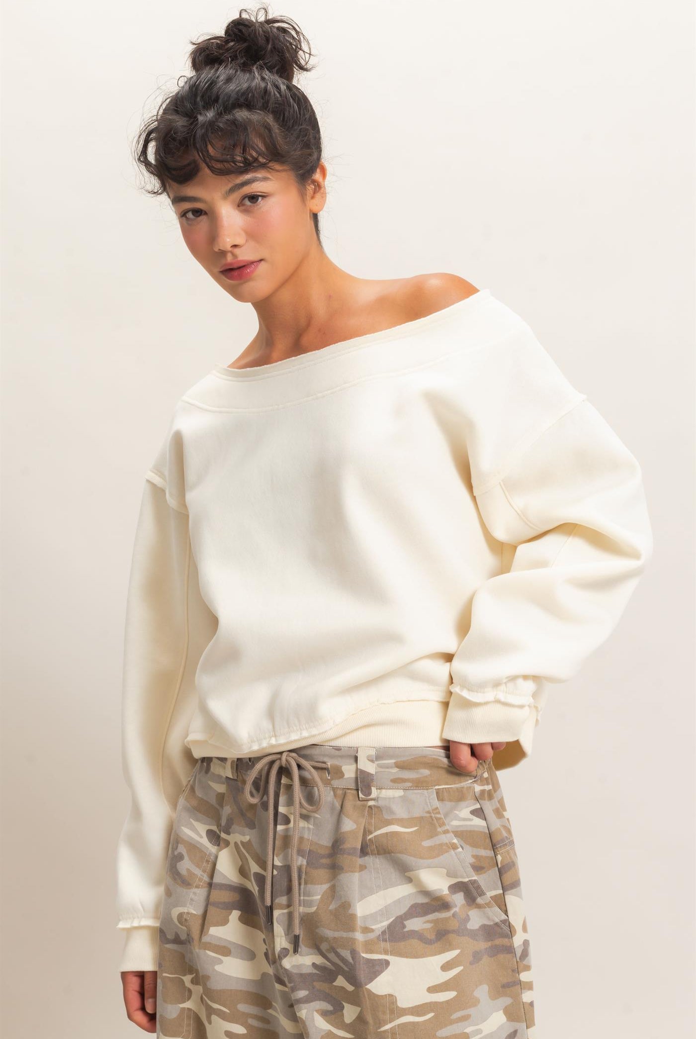Wholesale Off Shoulder Sweatshirt Sweatshirts DZ26C880 CREAM DOUBLE ZERO