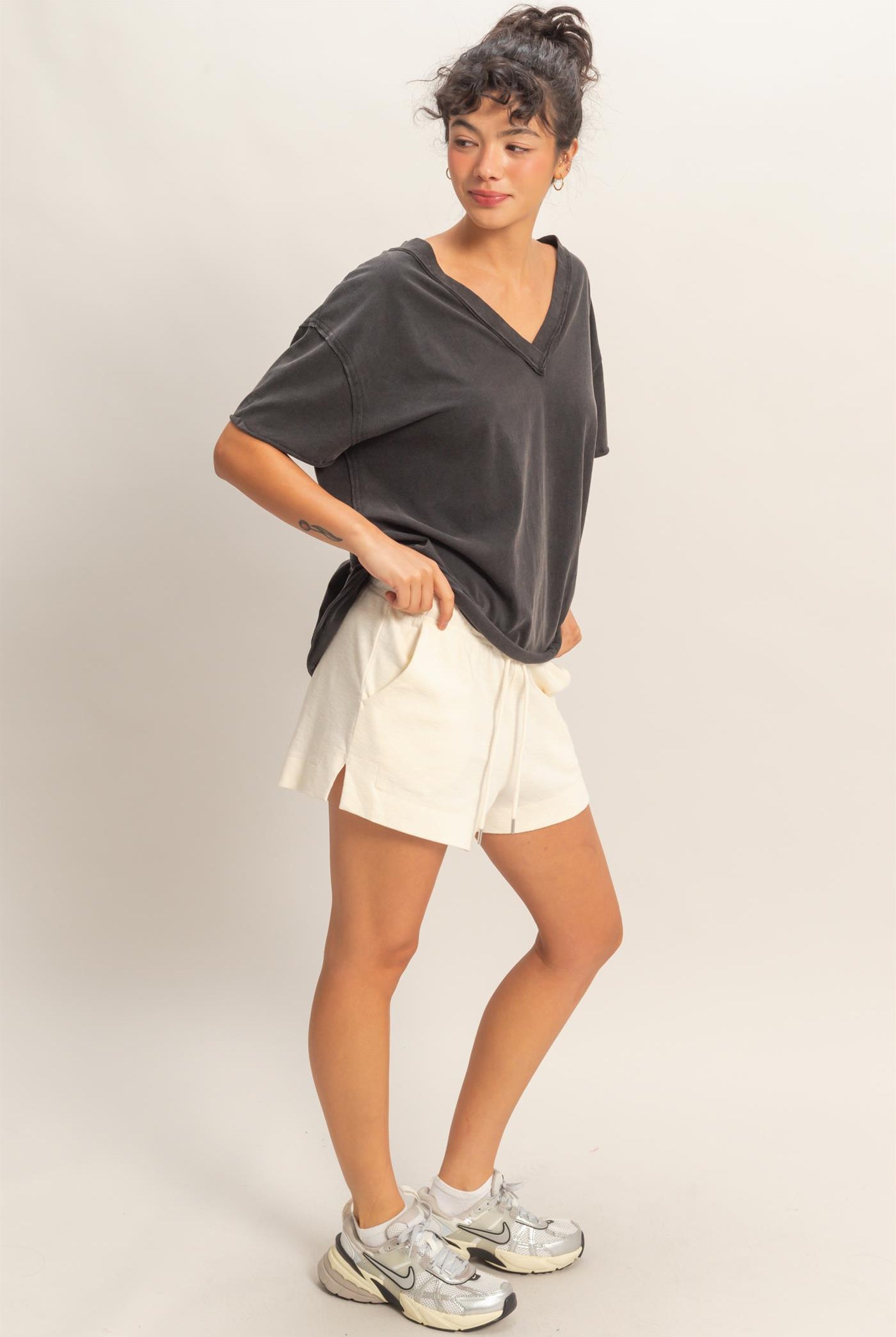 Wholesale Washed V-Neck Oversized Tee Clothing Tops DZ26A760 BLACK DOUBLE ZERO