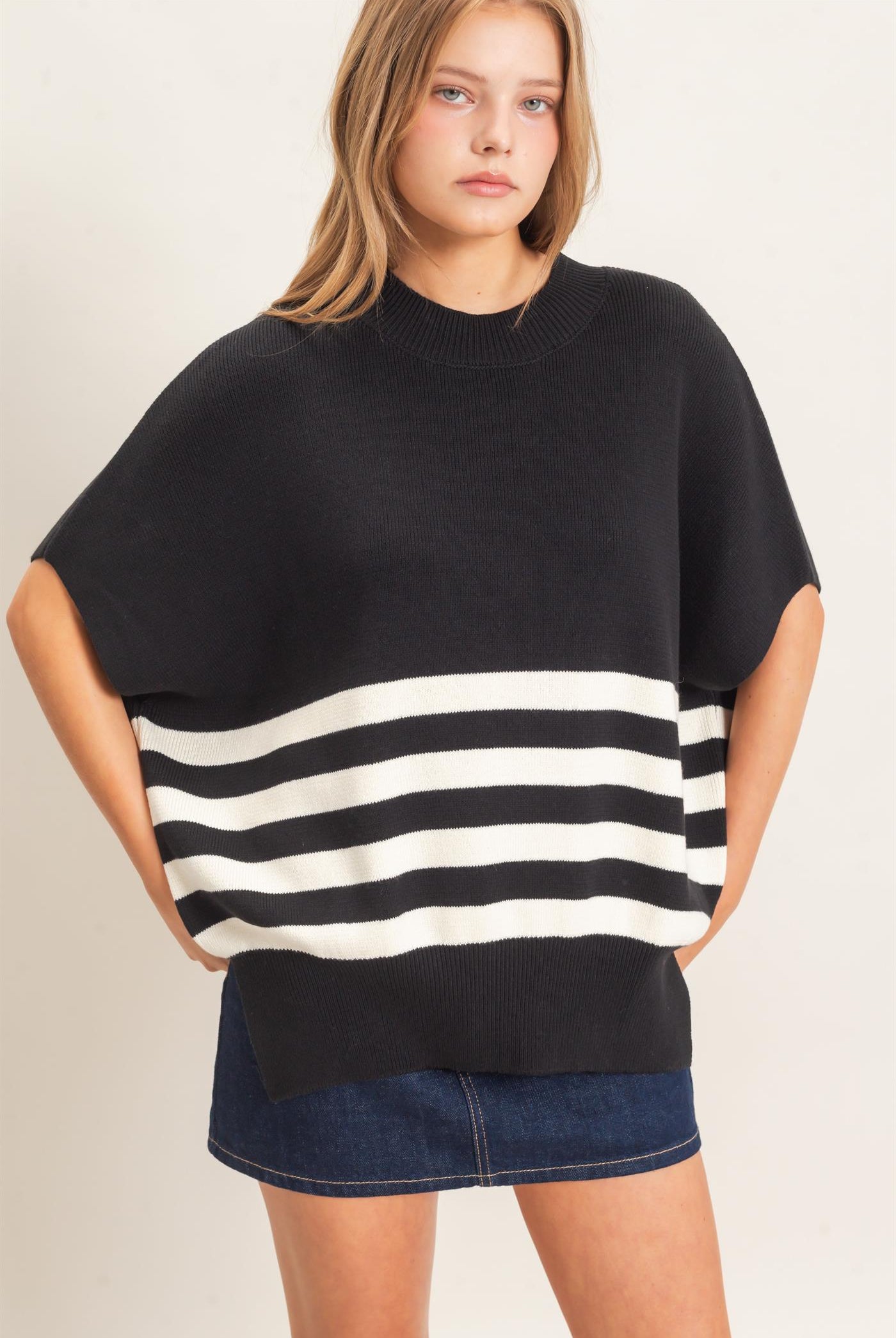 Wholesale Striped Ribbed Crew Neck Sweater Sweaters HF26E350-D BLACK HYFVE