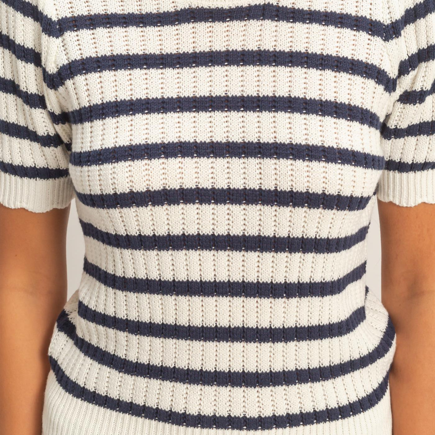 Wholesale Striped Scallop Edge Puff Sleeve Knit Top Shirts DZ26A284 NAVY DOUBLE ZERO