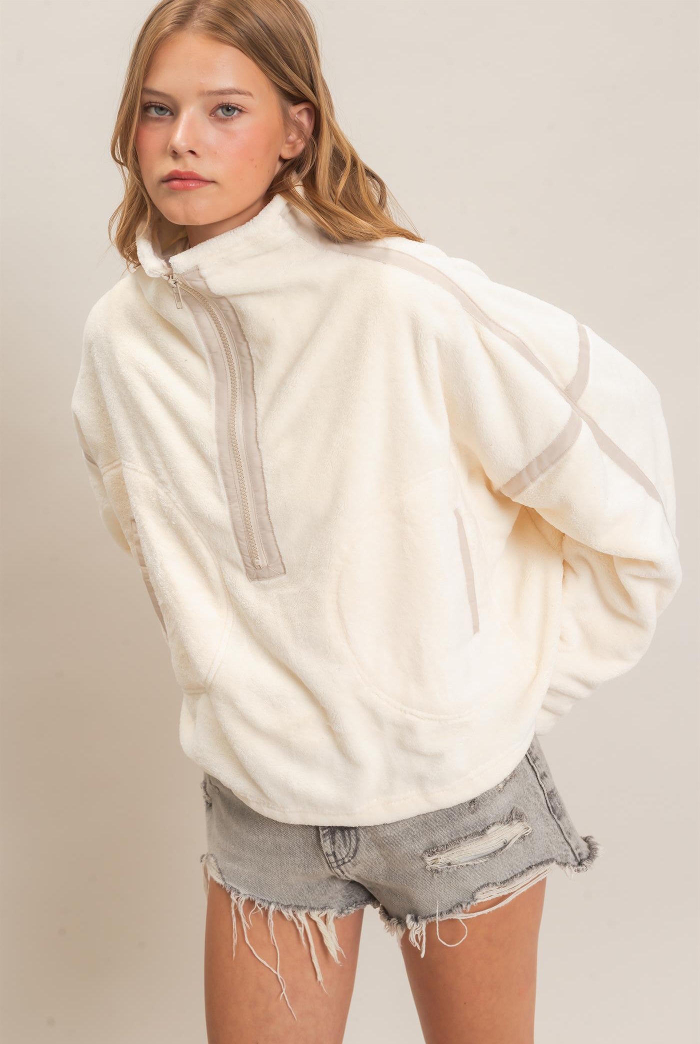 Wholesale Contrast Trim Half-Zip Fleece Pullover Outerwear HF26F206-D IVORY HYFVE