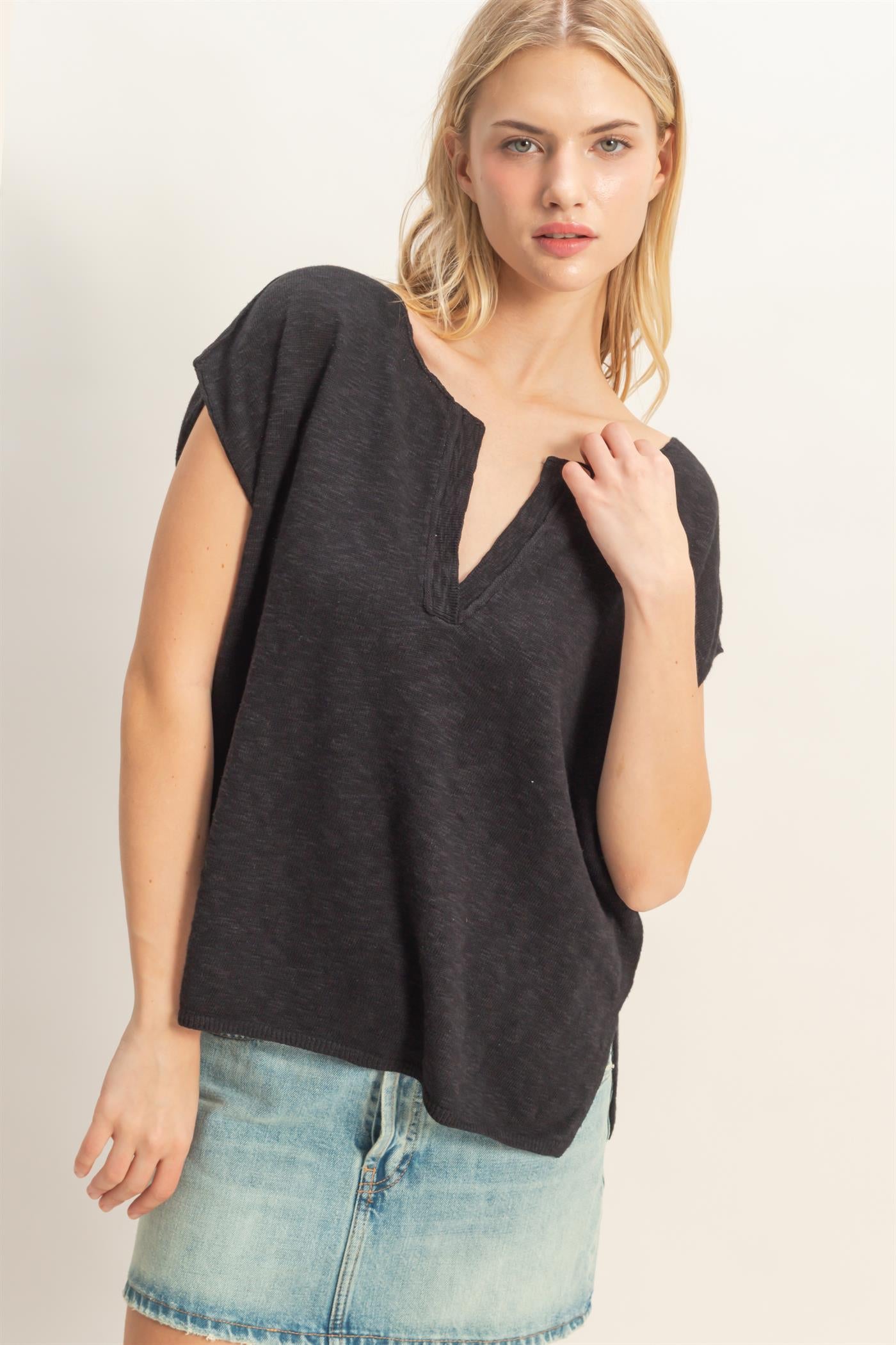 Wholesale Notched V-Neck Oversized Top Sweaters HF26A235 BLACK HYFVE
