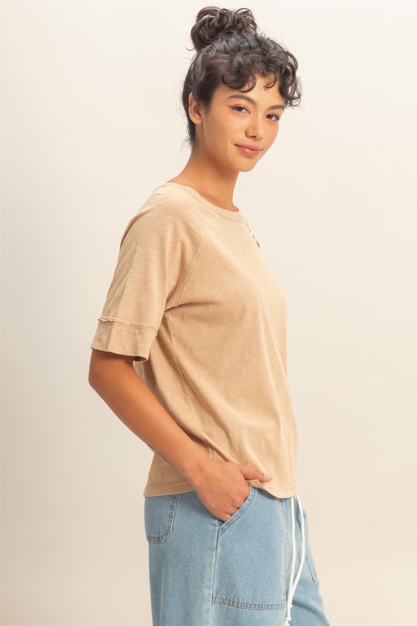 Wholesale Acid Wash Raw Seam Raglan Short Sleeve Tee Clothing Tops DZ26A655 DARK TAUPE HYFVE