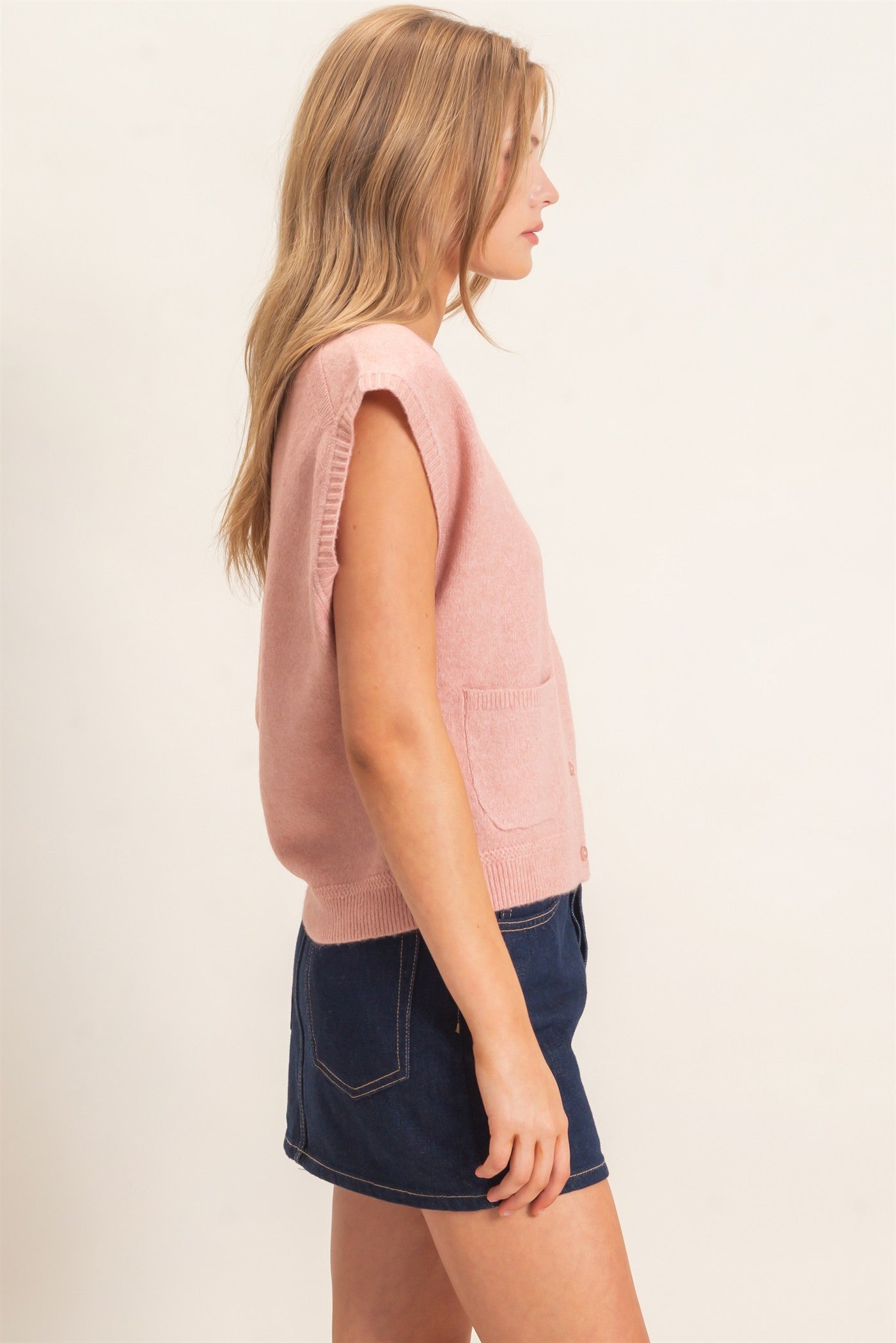 Wholesale V-Neck Buttoned Sweater Vest Sweaters HF26E349 DUSTY ROSE HYFVE