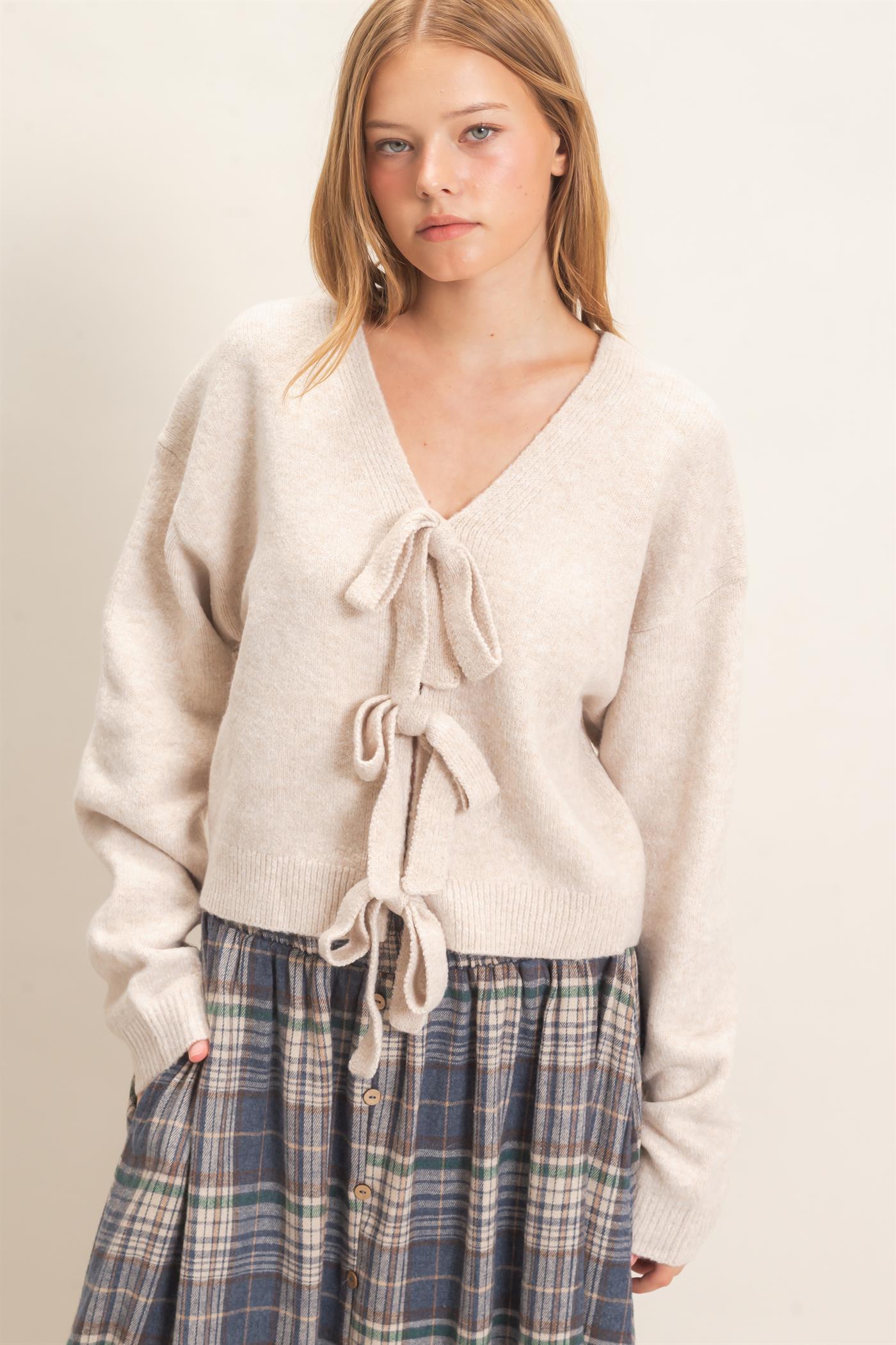 Wholesale Two-Way Bow Tie Sweater Sweaters HF26E167 BEIGE HYFVE