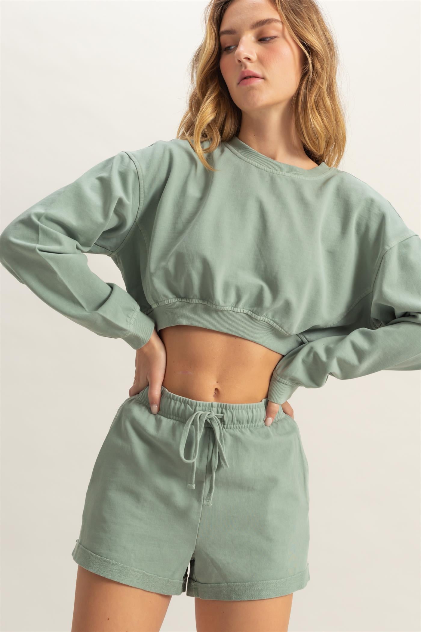 Wholesale Crew Neck Long Sleeve Crop Sweatshirt Sweatshirts DZ25A923 SAGE GREEN DOUBLE ZERO