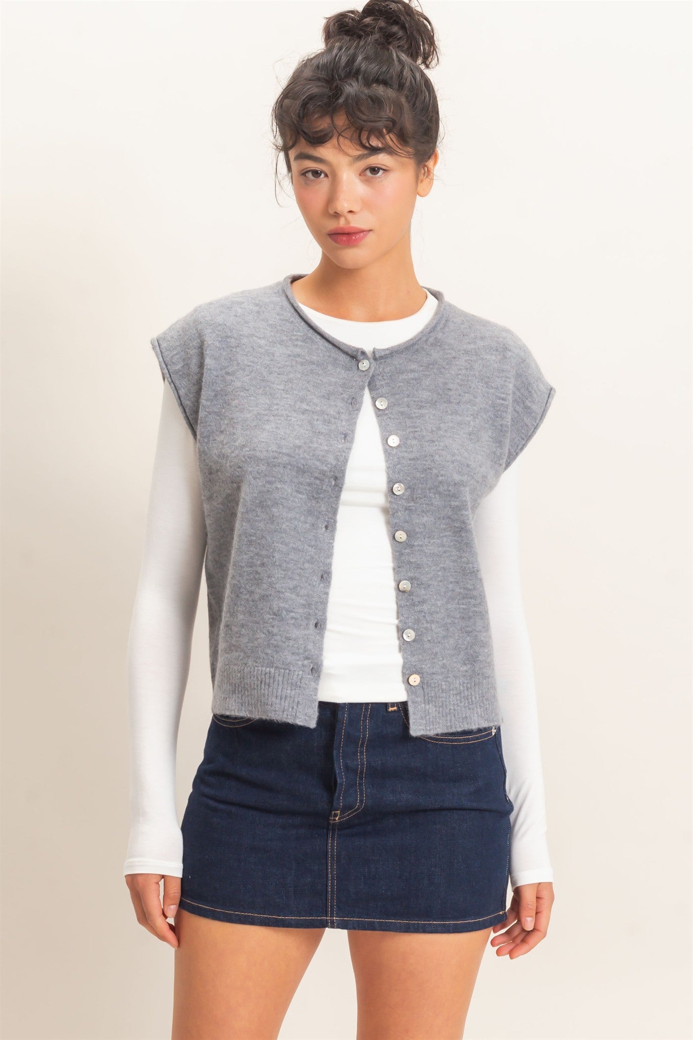 Wholesale Rolled Edge Button Front Sweater Vest Sweaters DZ26E239 HEATHER GRAY DOUBLE ZERO