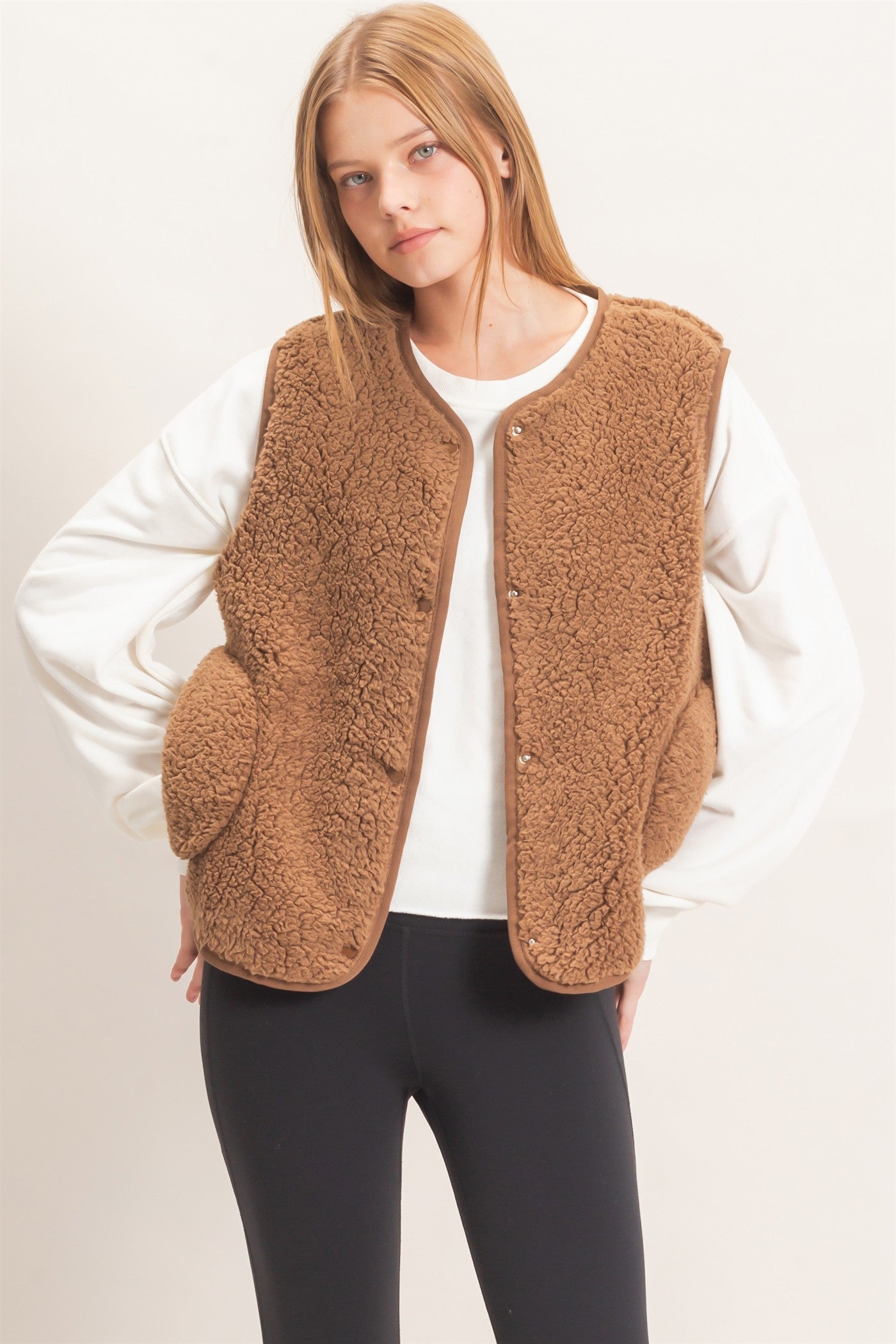 Wholesale Button Front Sherpa Vest With Patch Pockets Vests HF27A010 CAMEL HYFVE