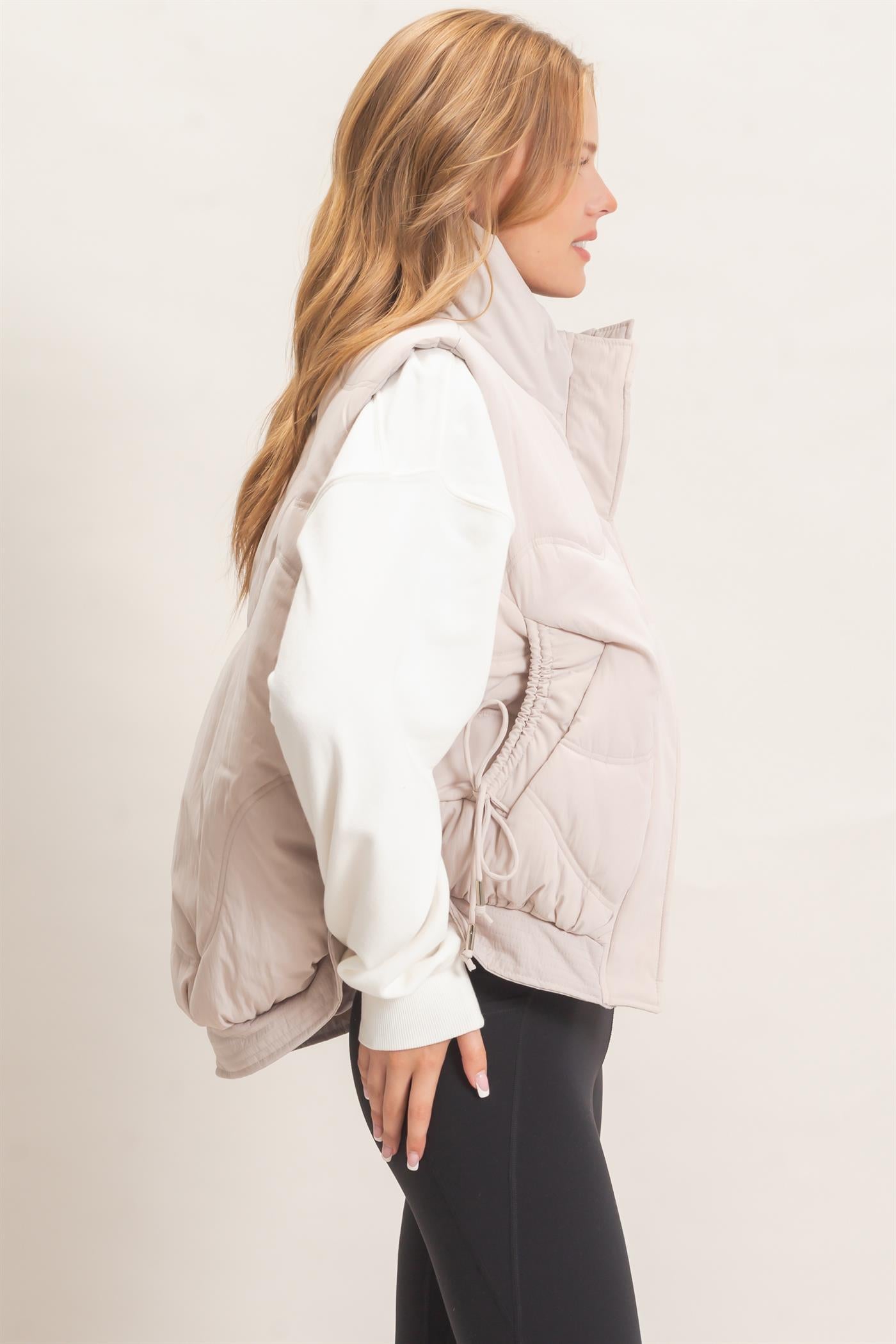 Wholesale Quilted Funnel Neck Puffer Vest Vests HF26F168 ECRU HYFVE