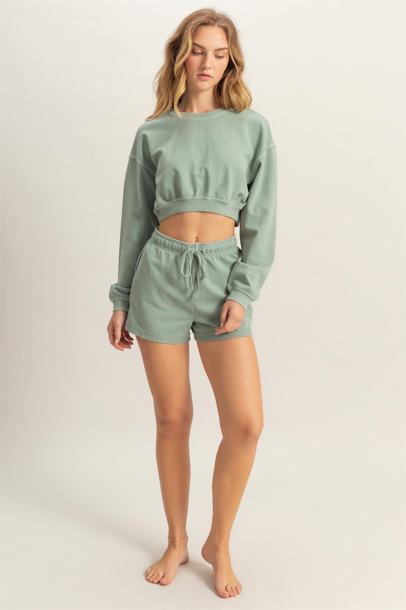 Wholesale Crew Neck Long Sleeve Crop Sweatshirt Sweatshirts DZ25A923 SAGE GREEN DOUBLE ZERO