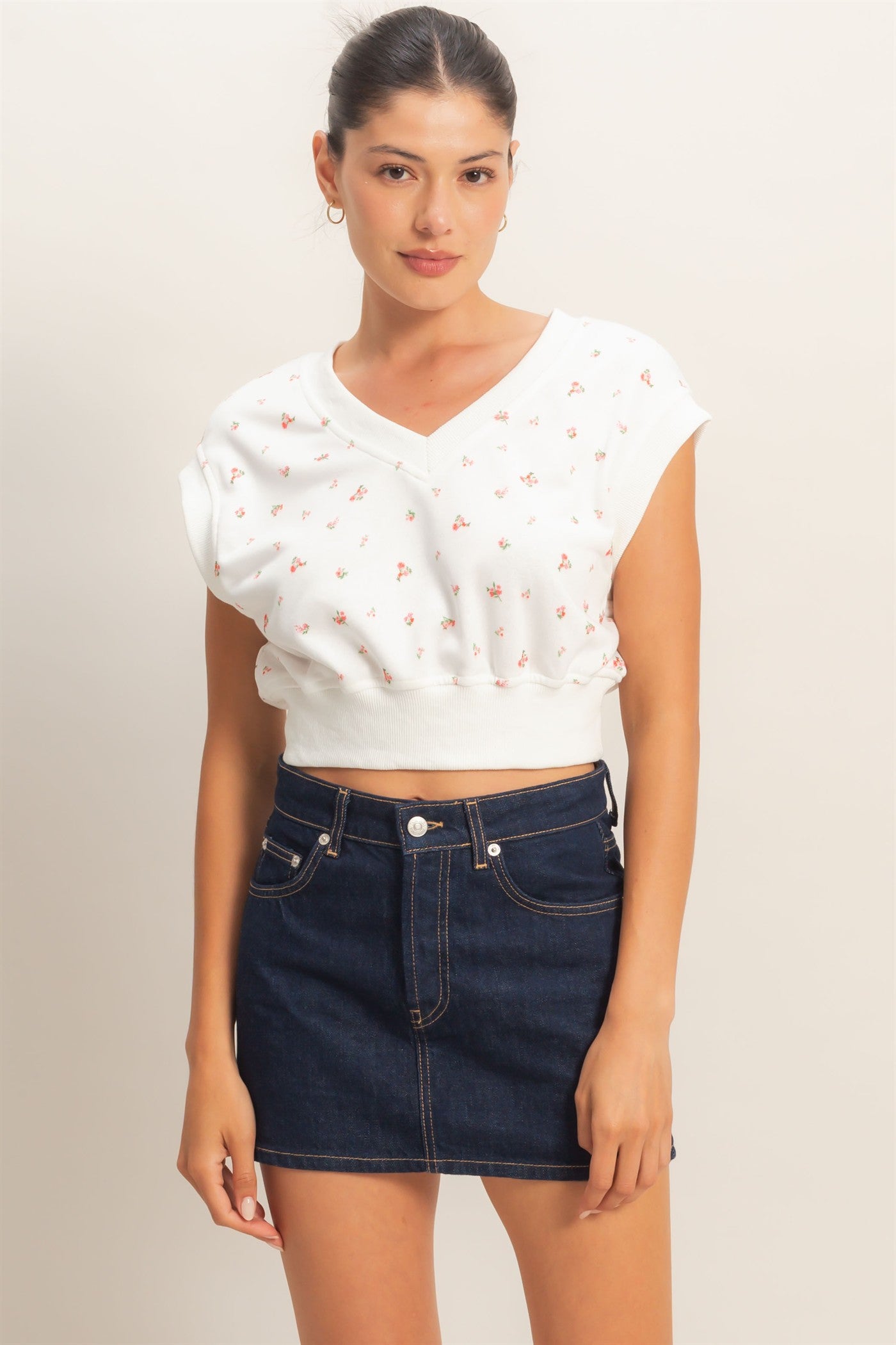 Wholesale Floral V-Neck Drawstring Top Clothing Tops HF26C372 WHITE/RED HYFVE