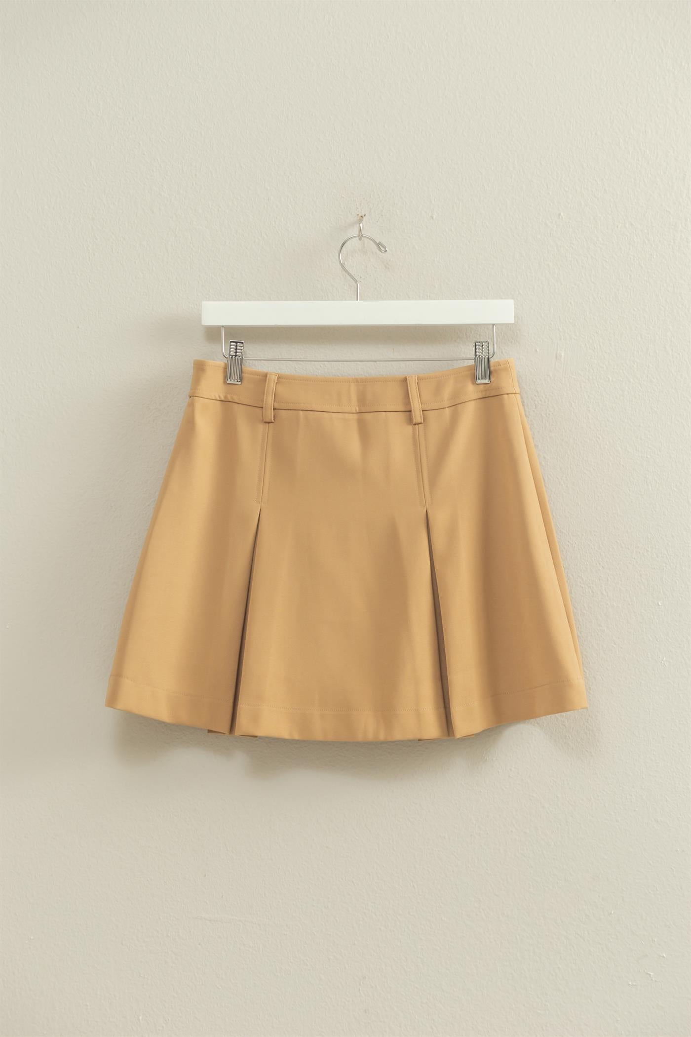Wholesale Pleated Mini Skirt With Tailored Waistband Skirts HF25C867 CAMEL HYFVE