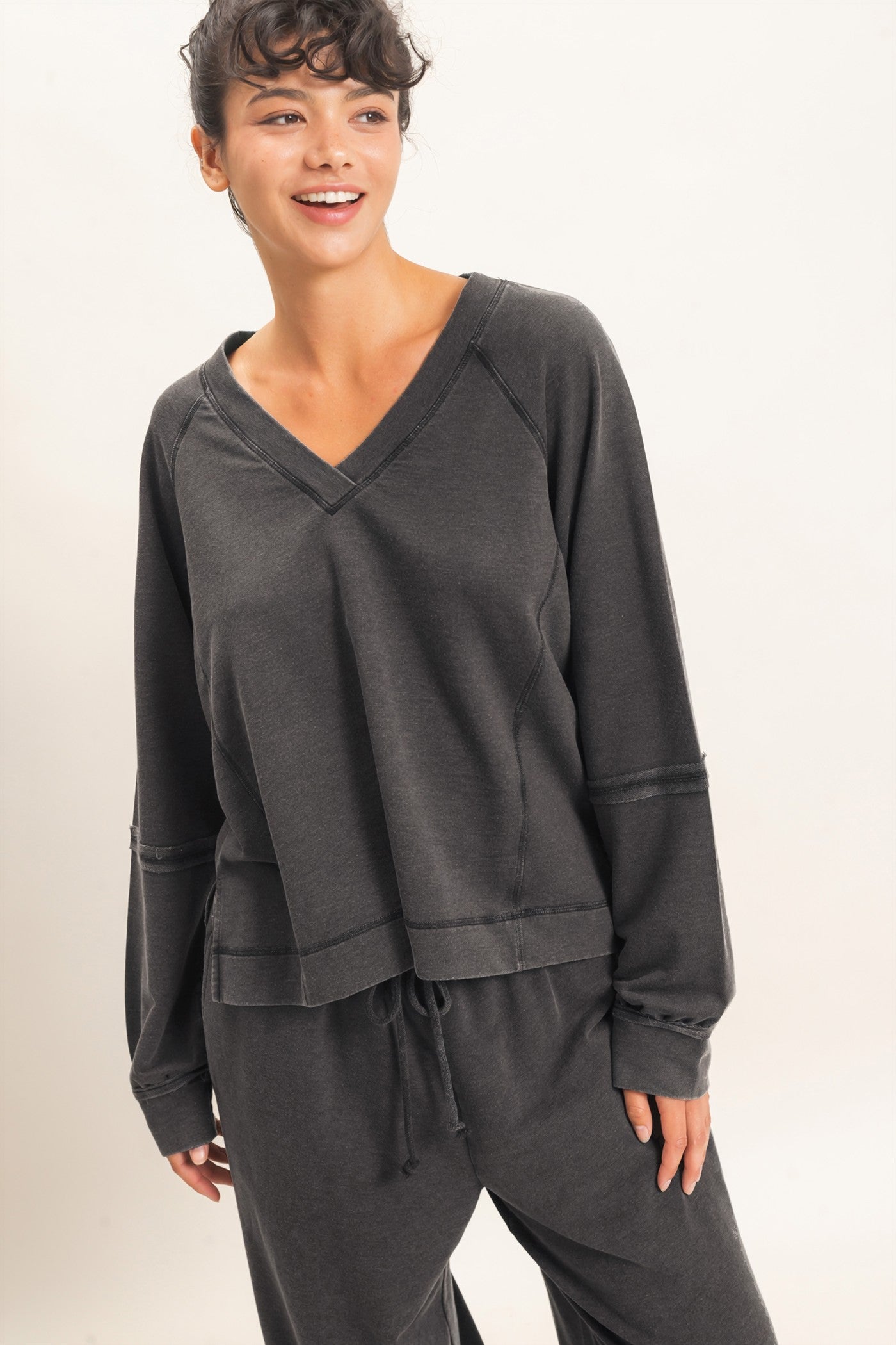 Wholesale Mineral Wash V-Neck Seam Detail Sweatshirt Sweatshirts DZ26F014 BLACK DOUBLE ZERO