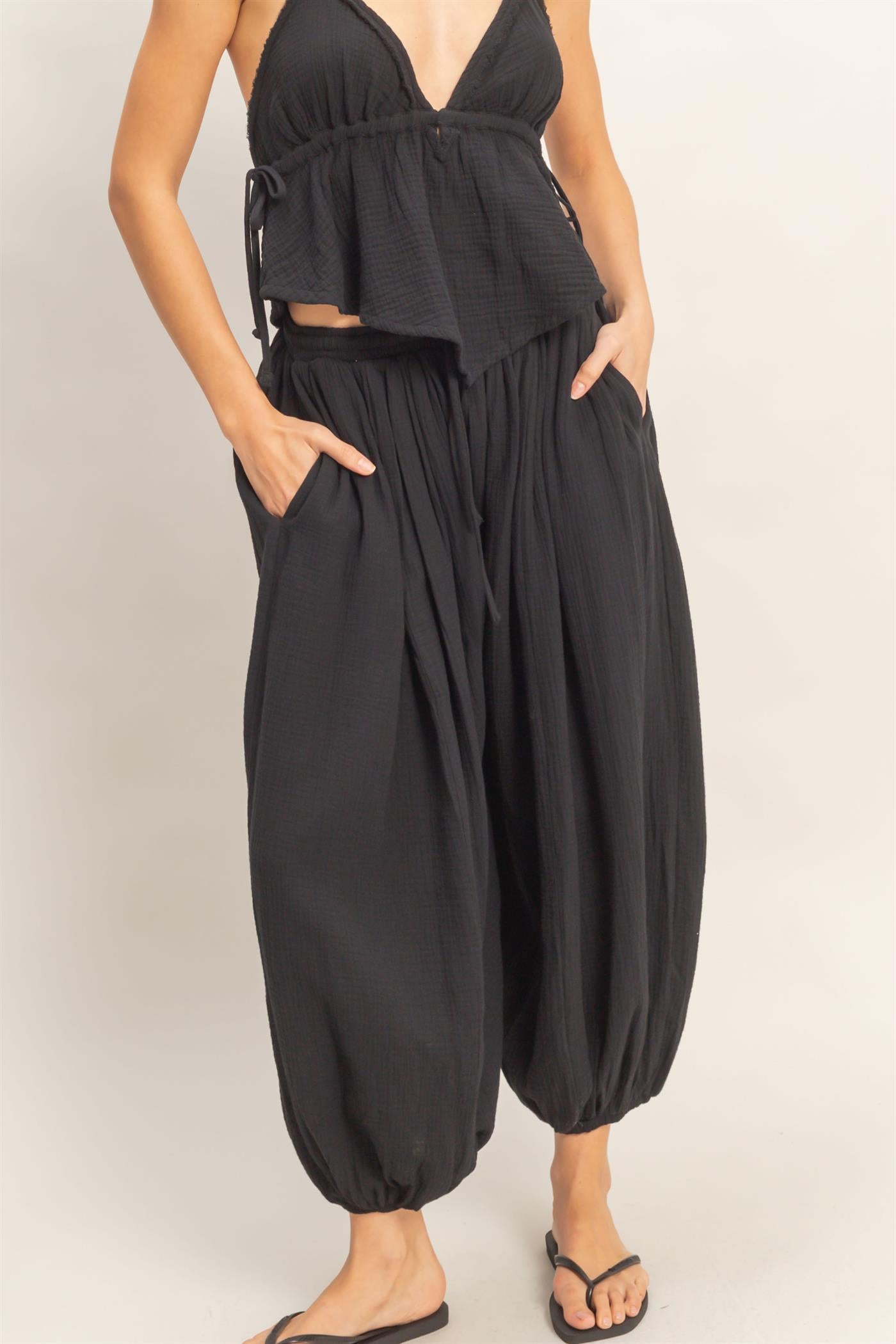 Wholesale Gauzed Elastic Waist Balloon Joggers Pants Pants HF26C320 BLACK HYFVE