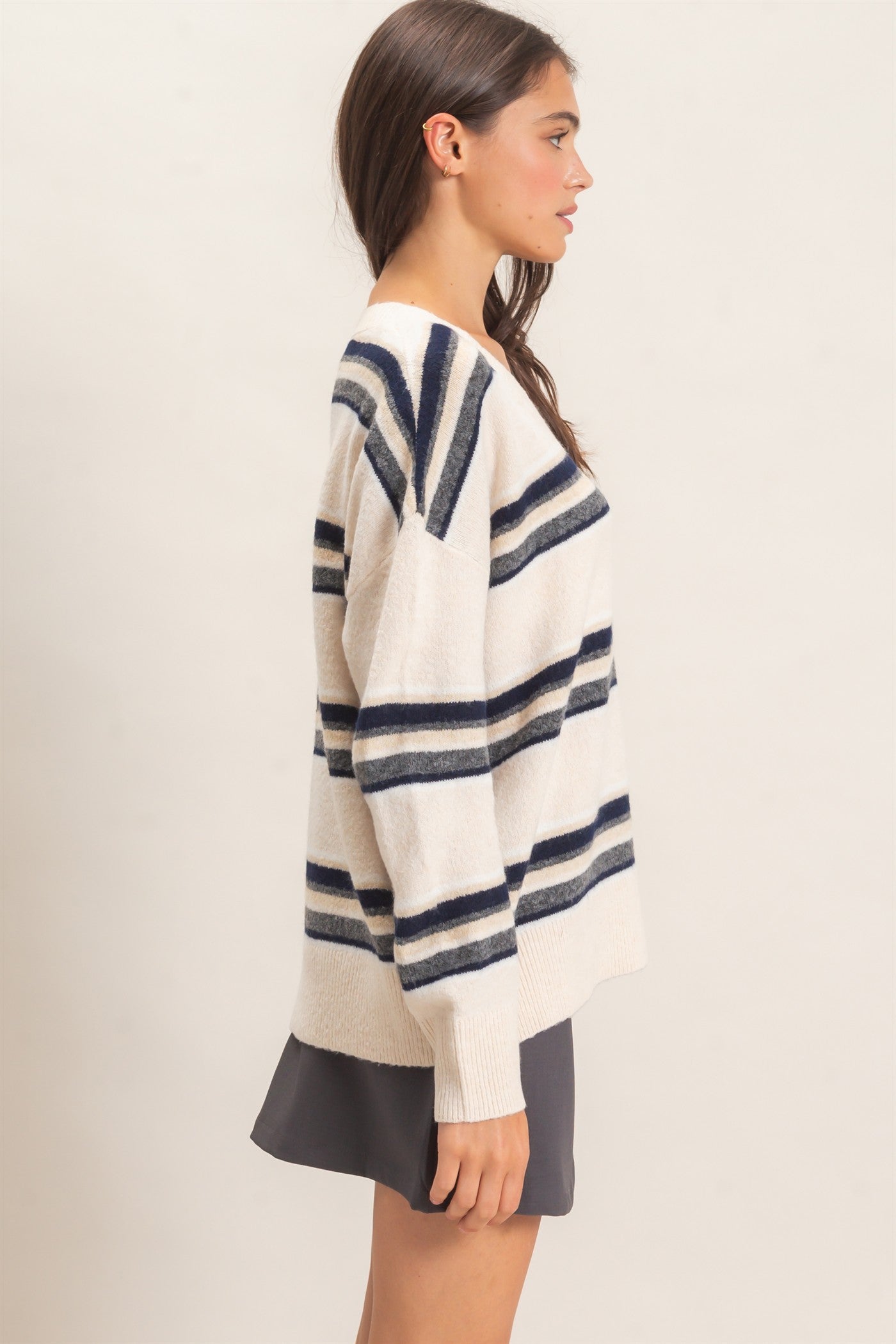 Wholesale V-Neck Striped Sweater Sweaters HF26E476 OATMEAL HYFVE