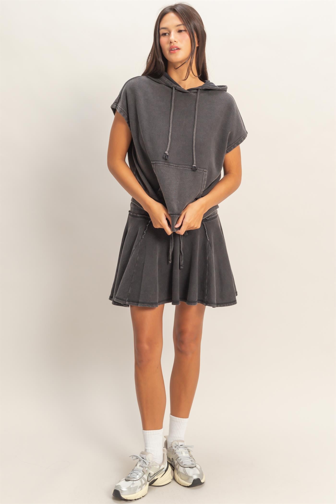 Wholesale Acid Washed Sleeveless Hooded Kangaroo Pocket Top Hoodies DZ26A411 BLACK DOUBLE ZERO