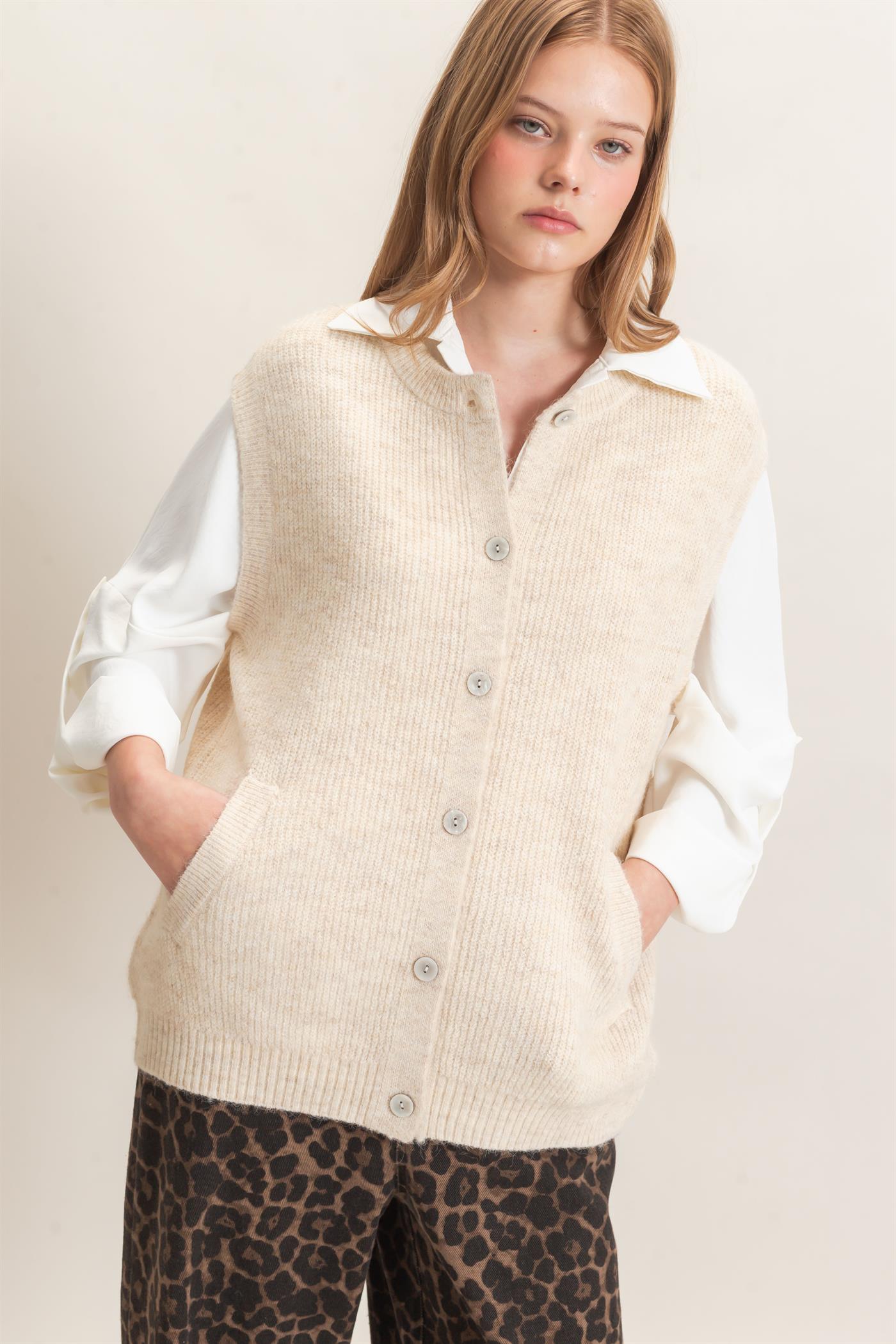 Wholesale Sleeveless Button-Up Sweater Vest Sweaters HF26E304 OATMEAL HYFVE