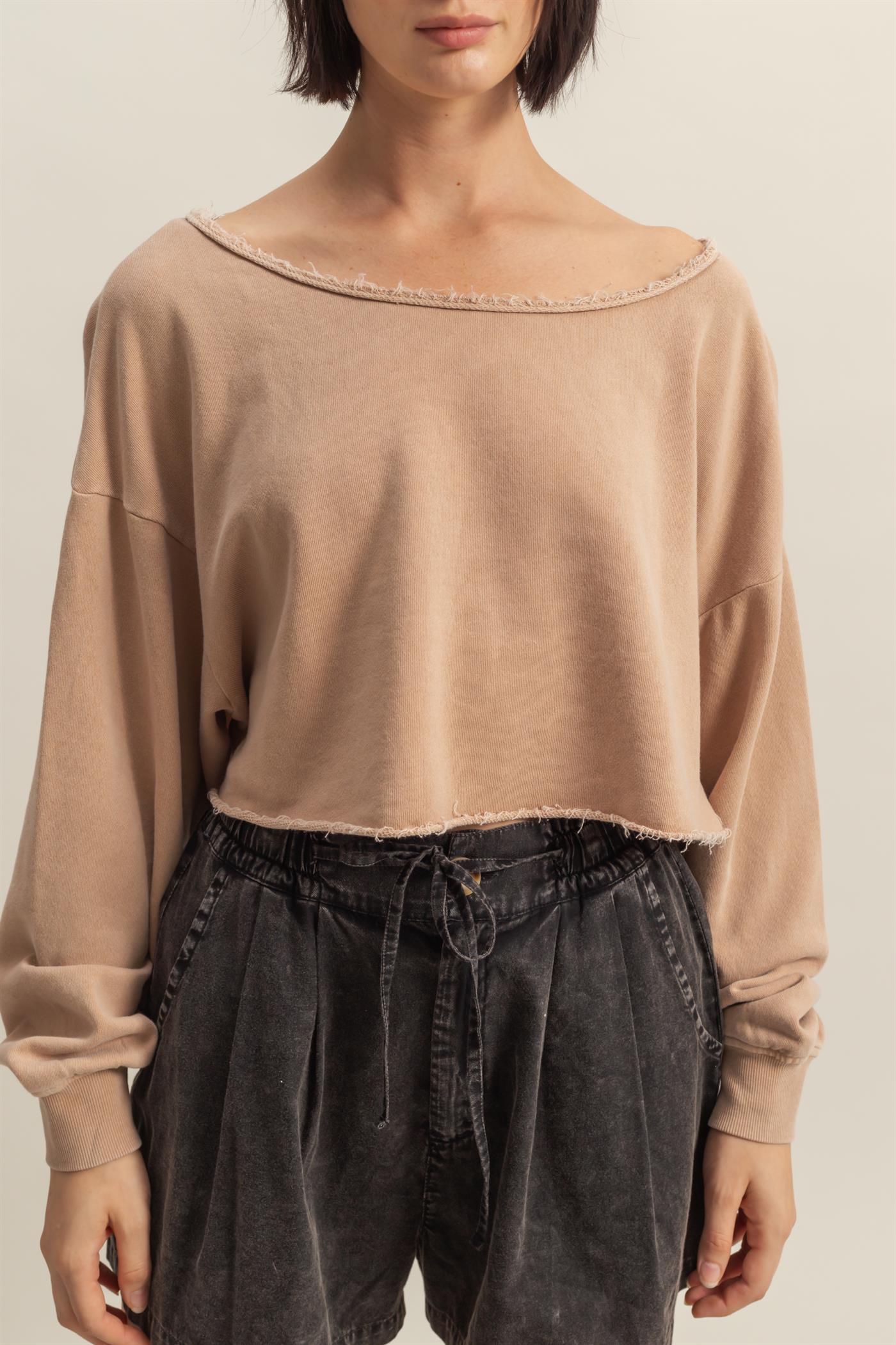 Wholesale Frayed Detail Long Sleeve Crop Top Sweatshirts DZ25A776 DARK TAUPE DOUBLE ZERO