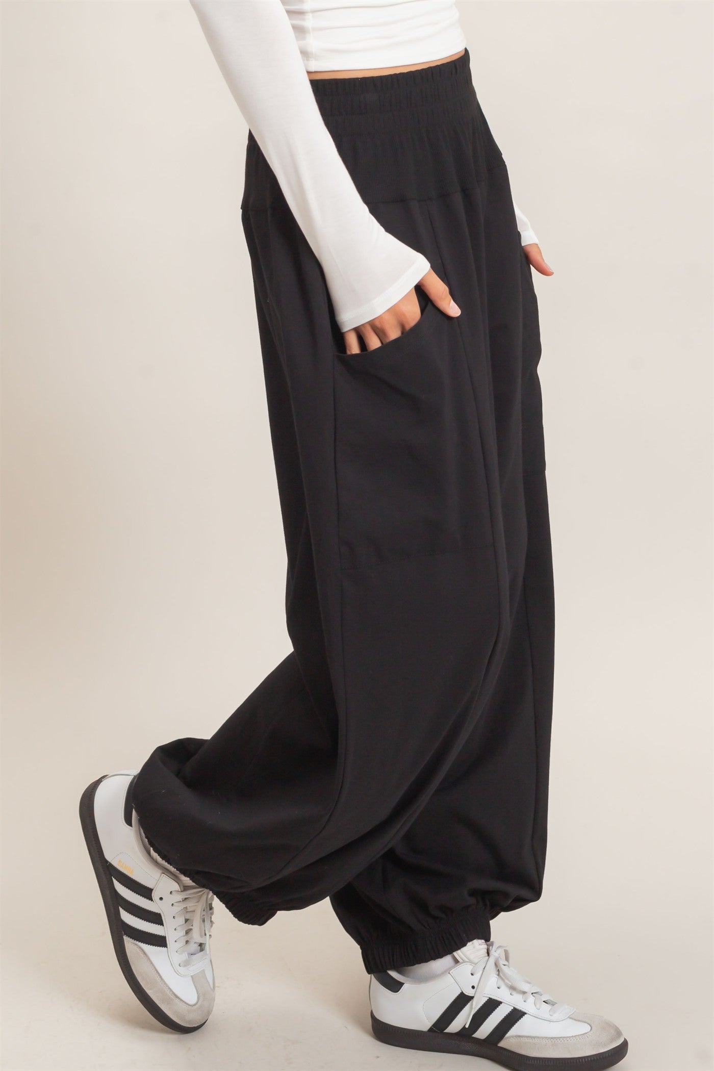 Wholesale Elastic Waistband Jogger Pants Joggers HF26F295 BLACK HYFVE