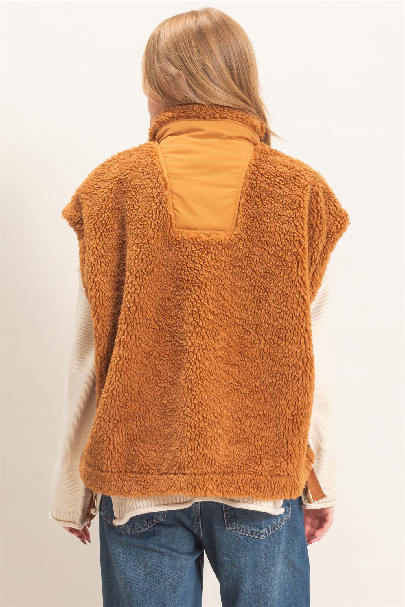 Wholesale Sherpa Vest With Snap Closure Outerwear HF26F131-D CAMEL HYFVE