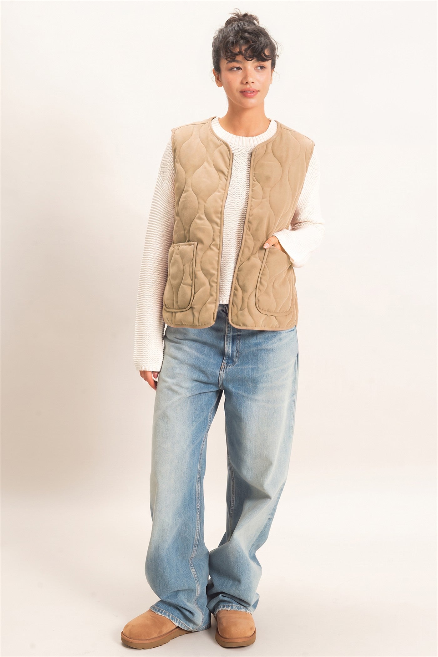 Wholesale Quilted Vest With Pockets Vests DZ26F336 TAUPE DOUBLE ZERO