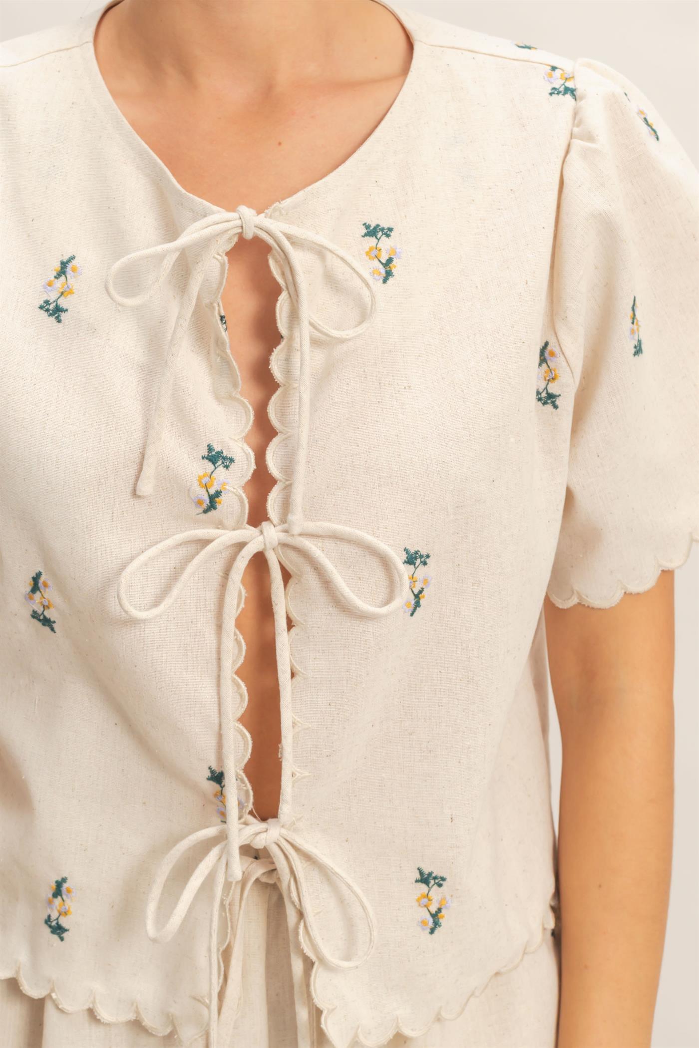 Wholesale Tie Front Scallop Hem Top Clothing Tops HF26A861 OATMEAL/GREEN COMBO HYFVE