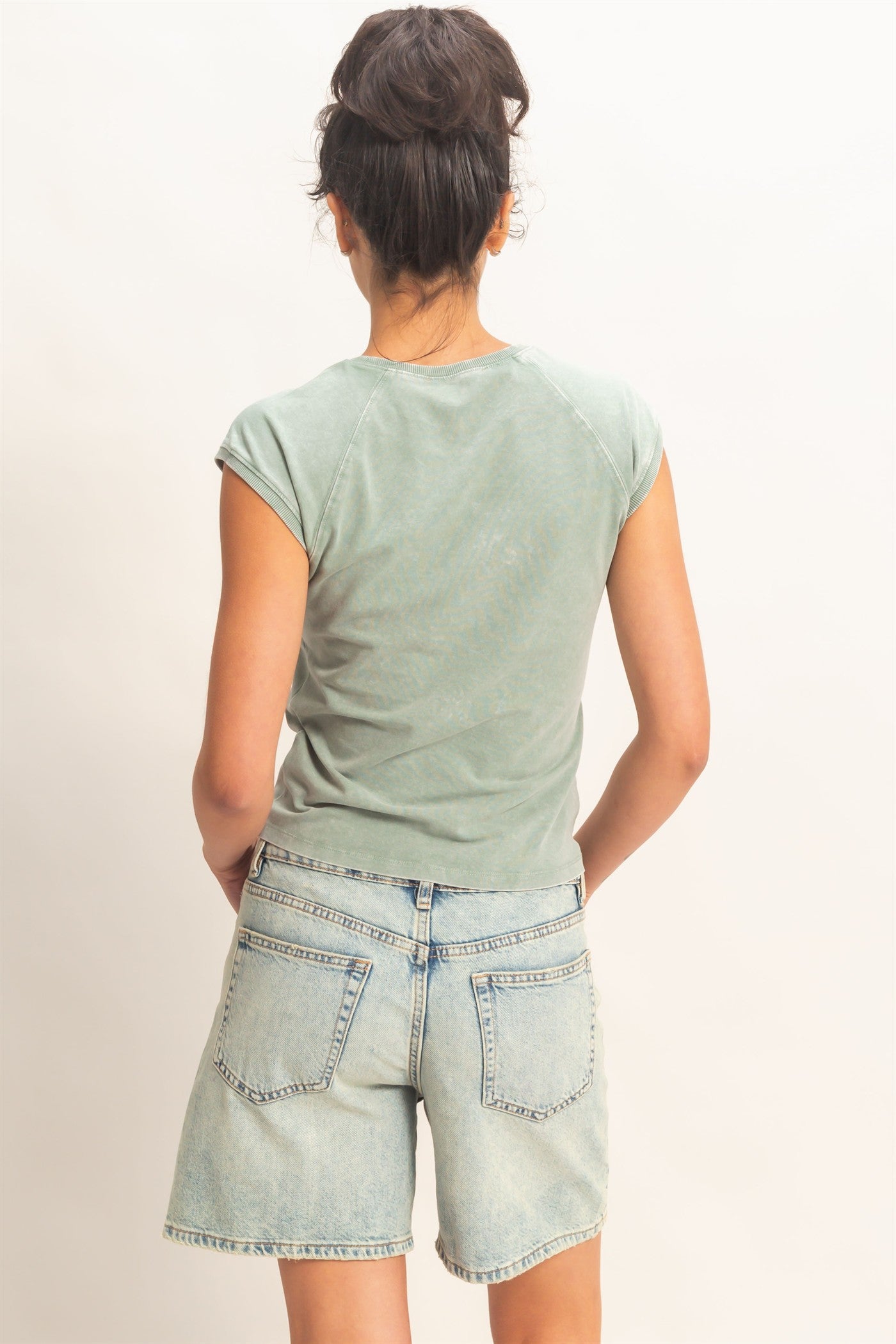 Wholesale Mineral Wash Raglan Short Sleeve Top T-Shirts DZ26A741 SAGE GREEN DOUBLE ZERO