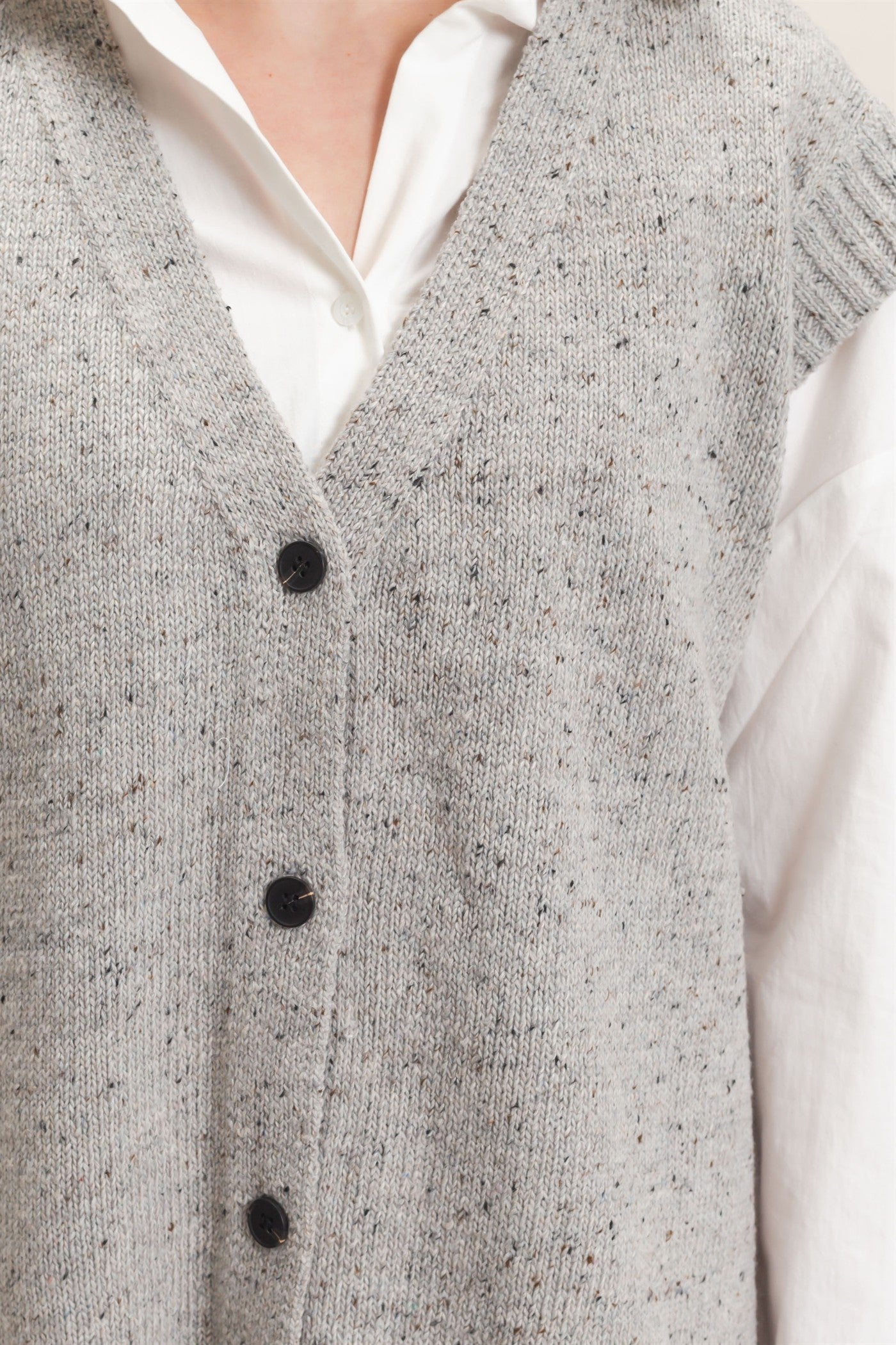 Wholesale V-Neck Knit Vest Sweaters HF26E484 GRAY HYFVE