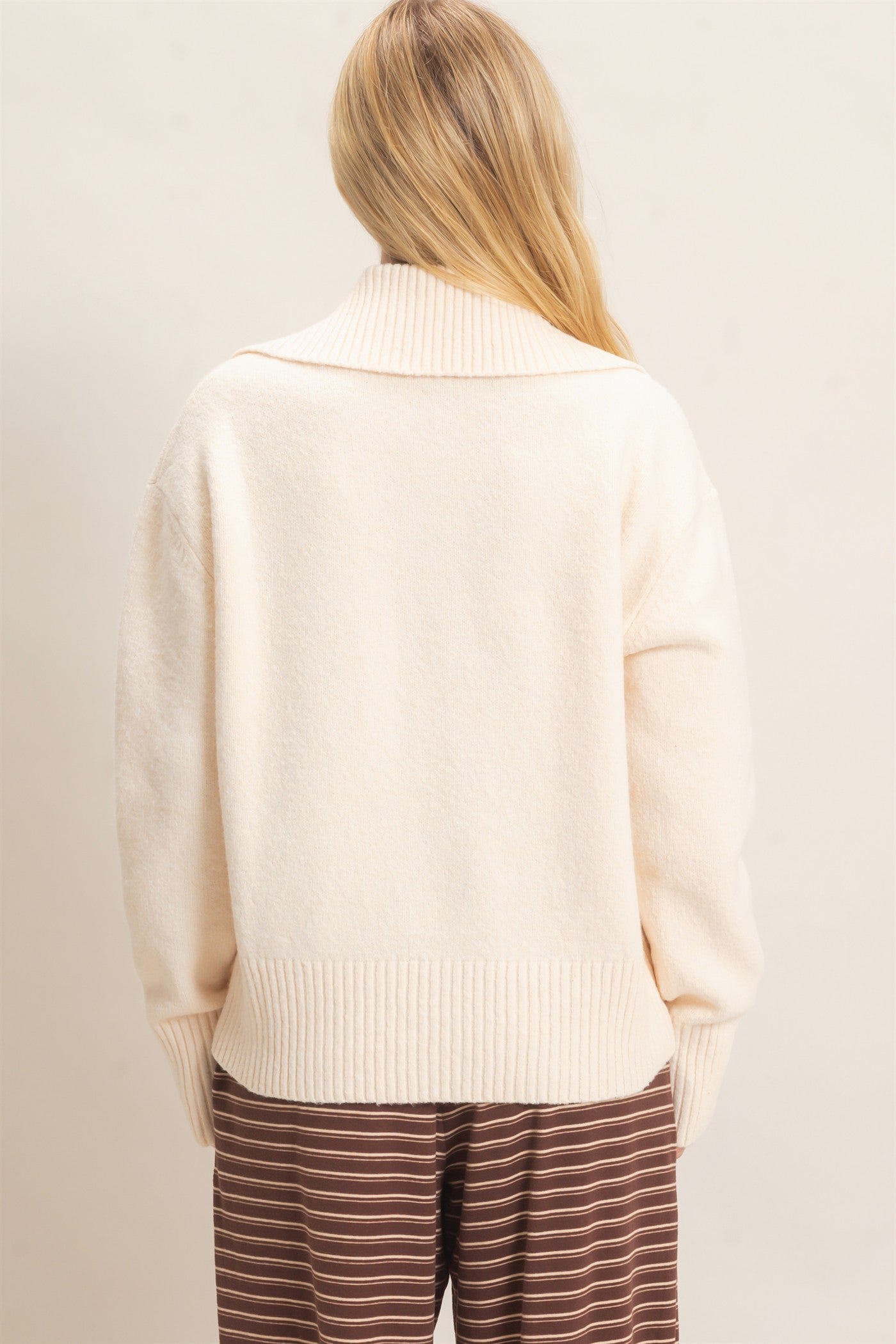 Wholesale Button-Up Collared Sweater Sweaters HF26E752 WARM ECRU HYFVE
